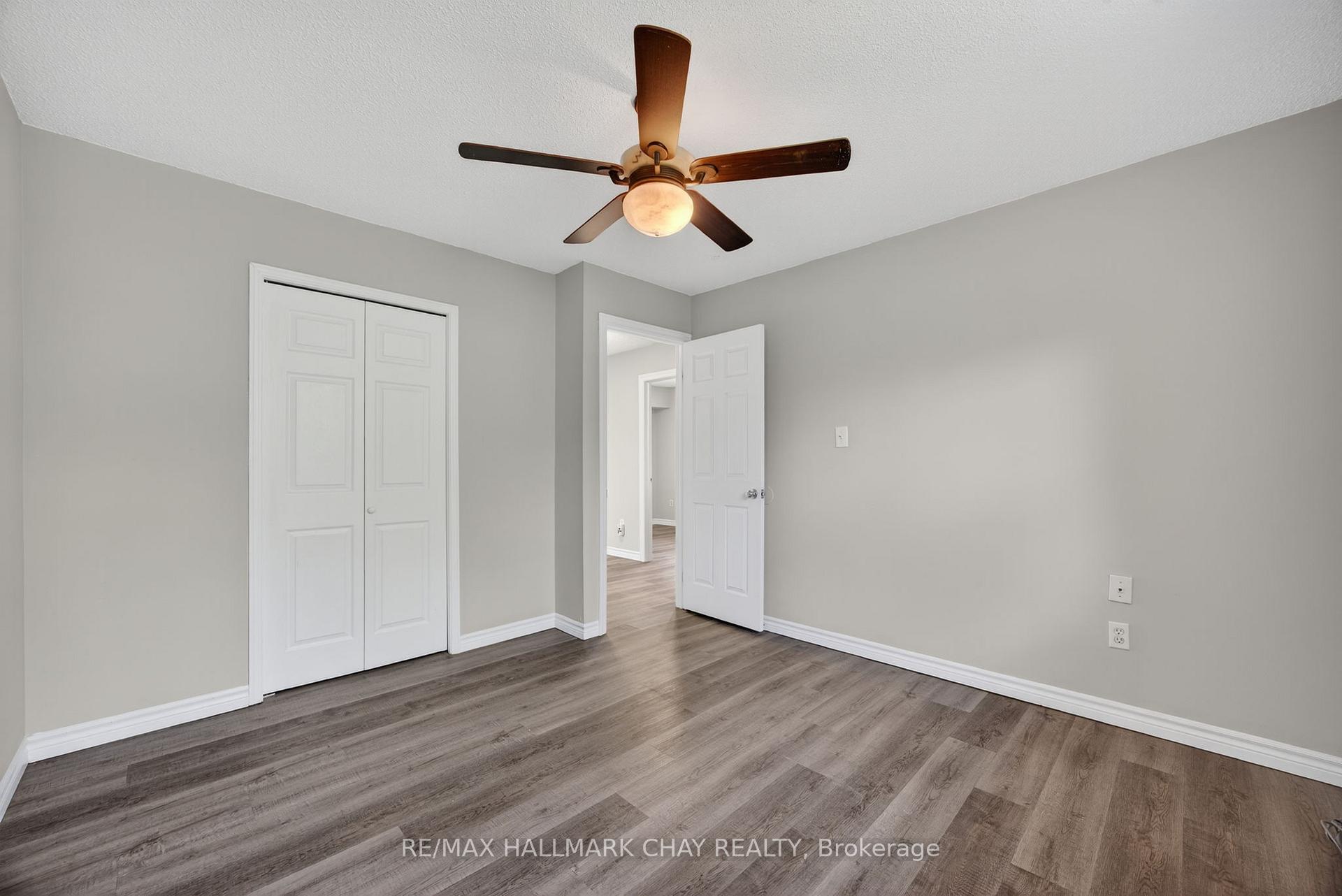 Photo 11 of 419 Leacock Drive, Barrie, Letitia Heights — HOMEH
