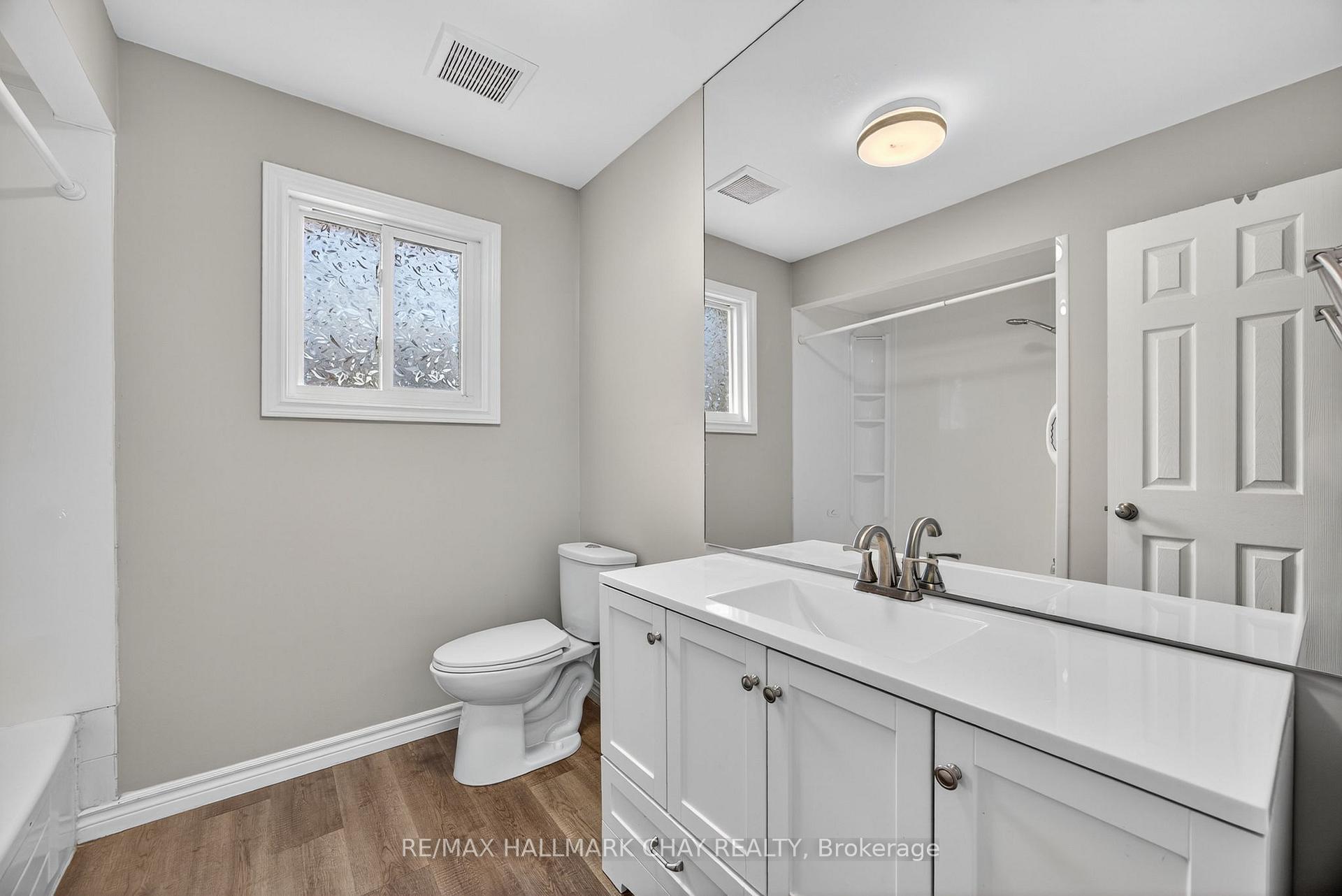 Photo 16 of 419 Leacock Drive, Barrie, Letitia Heights — HOMEH