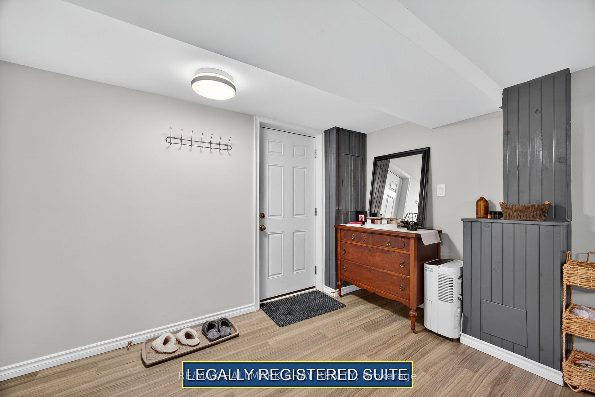 Photo 17 of 419 Leacock Drive, Barrie, Letitia Heights — HOMEH