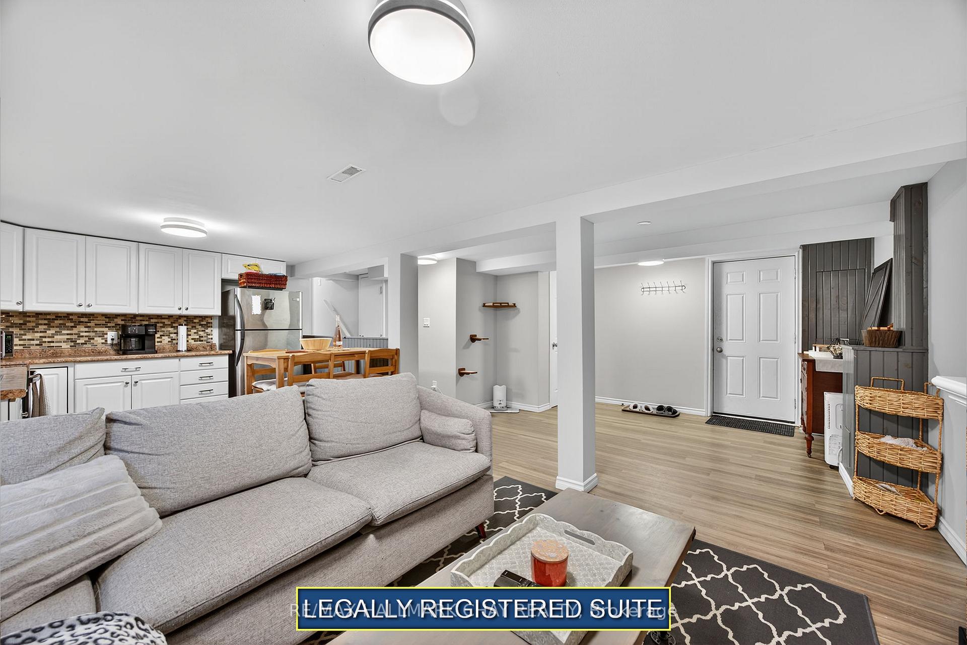 Photo 20 of 419 Leacock Drive, Barrie, Letitia Heights — HOMEH