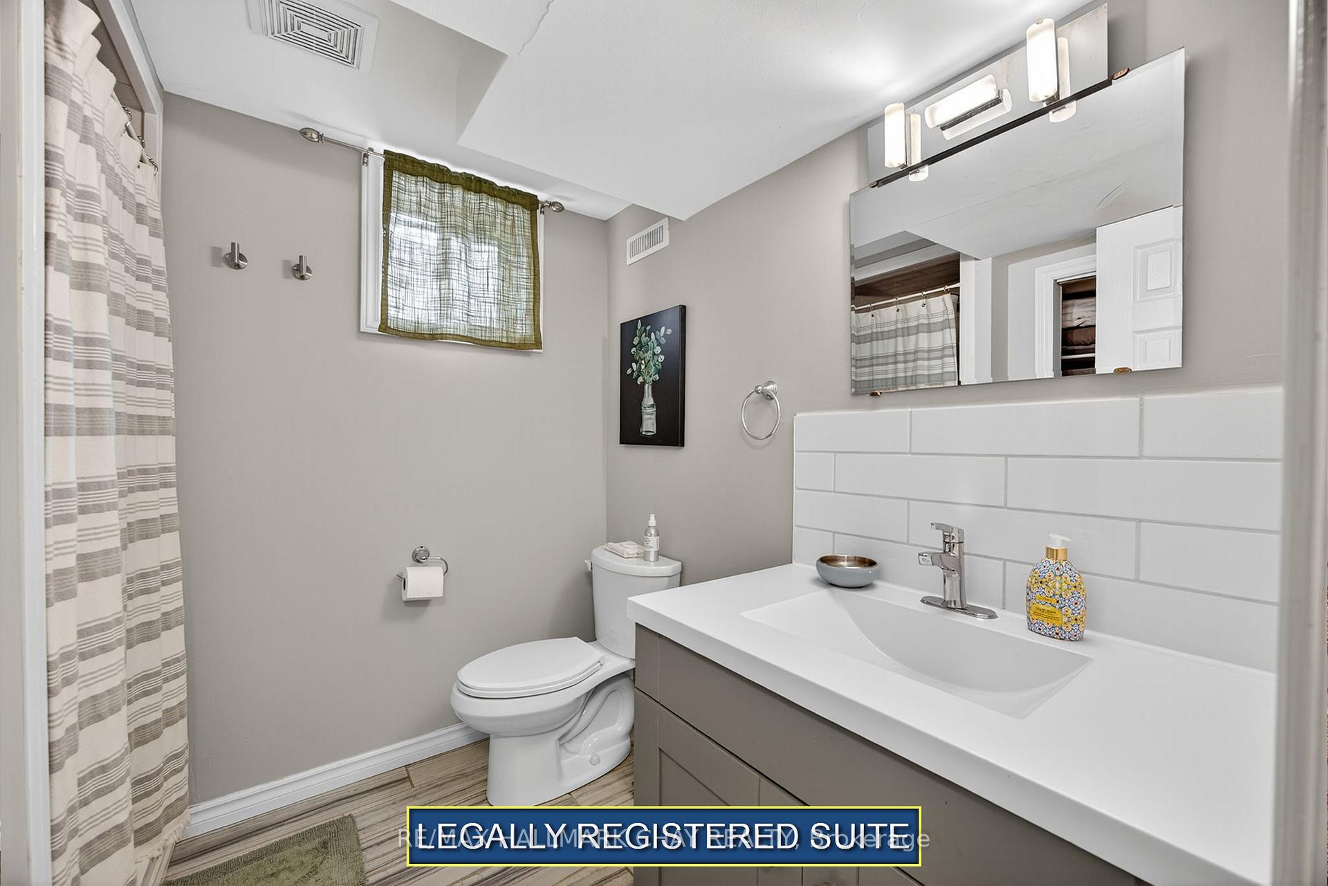 Photo 22 of 419 Leacock Drive, Barrie, Letitia Heights — HOMEH