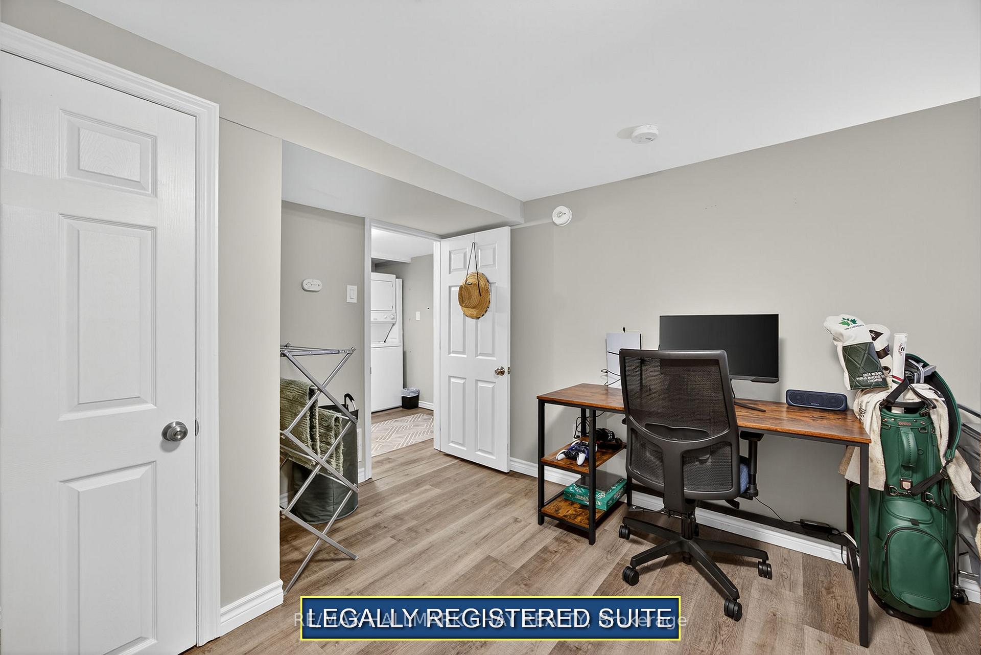 Photo 32 of 419 Leacock Drive, Barrie, Letitia Heights — HOMEH