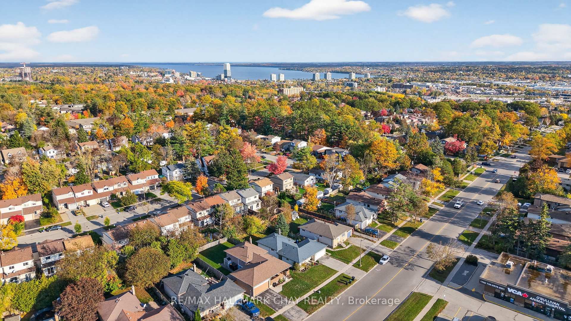 Photo 27 of 419 Leacock Drive, Barrie, Letitia Heights — HOMEH