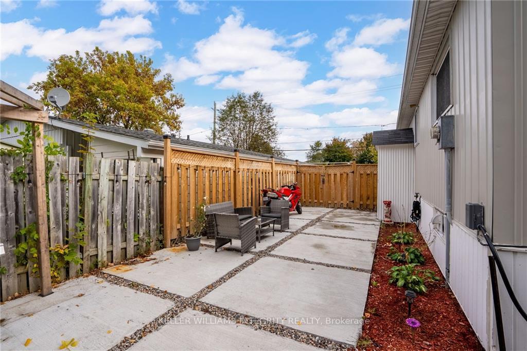 Photo 22 of 1016 Larin Avenue, Cornwall — HOMEH