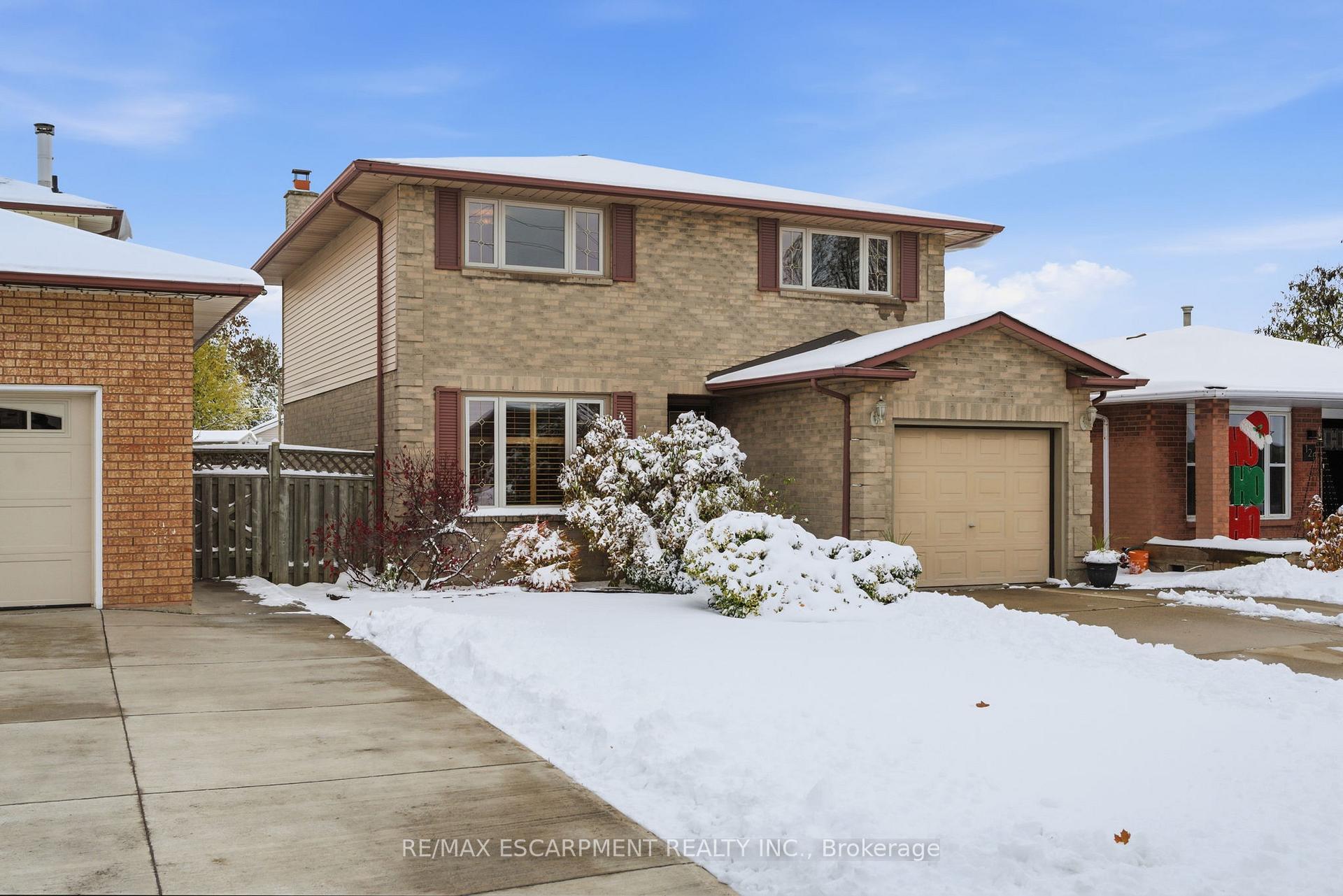Photo 3 of 121 Parkwood Crescent, Hamilton, Thorner — HOMEH