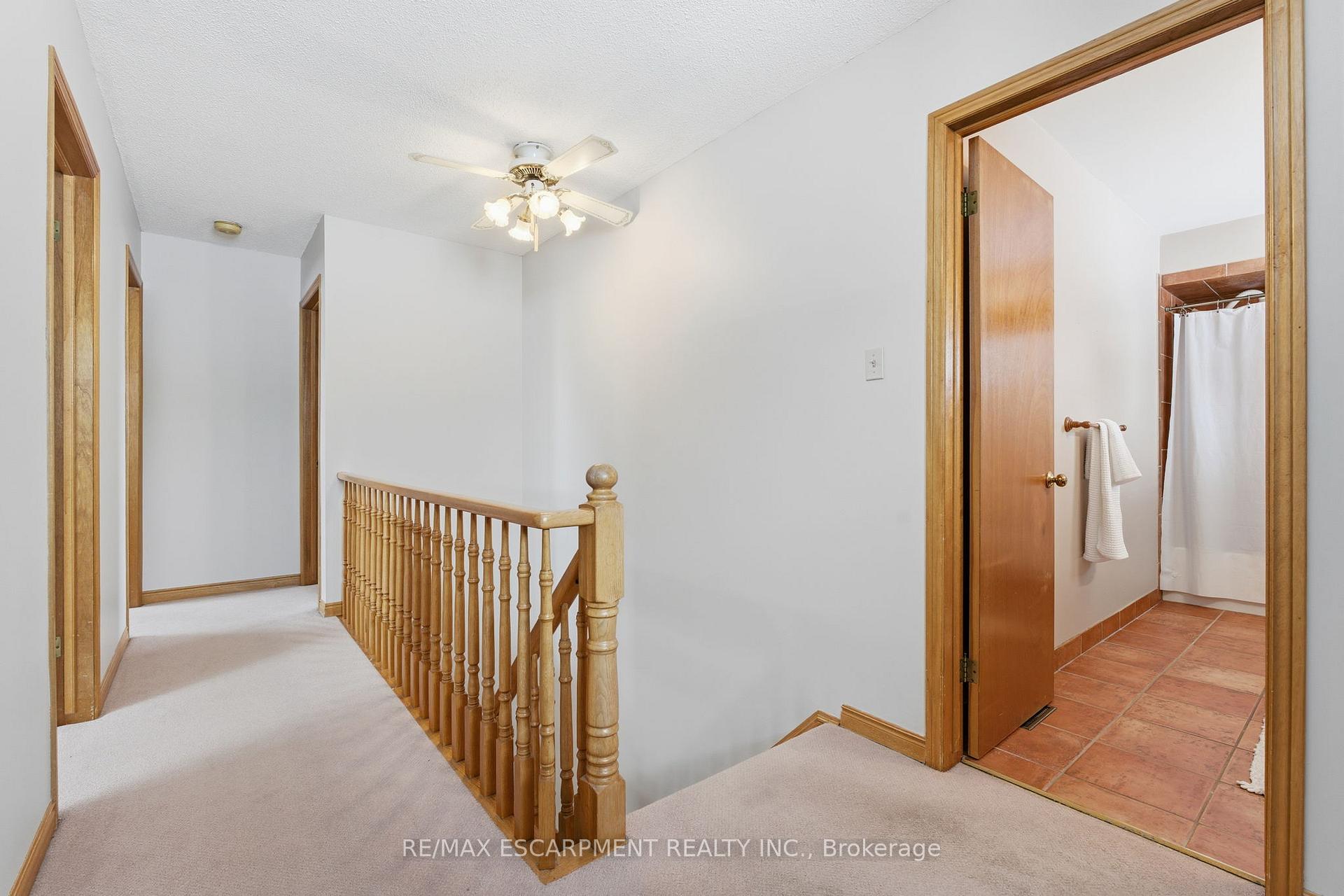 Photo 23 of 121 Parkwood Crescent, Hamilton, Thorner — HOMEH