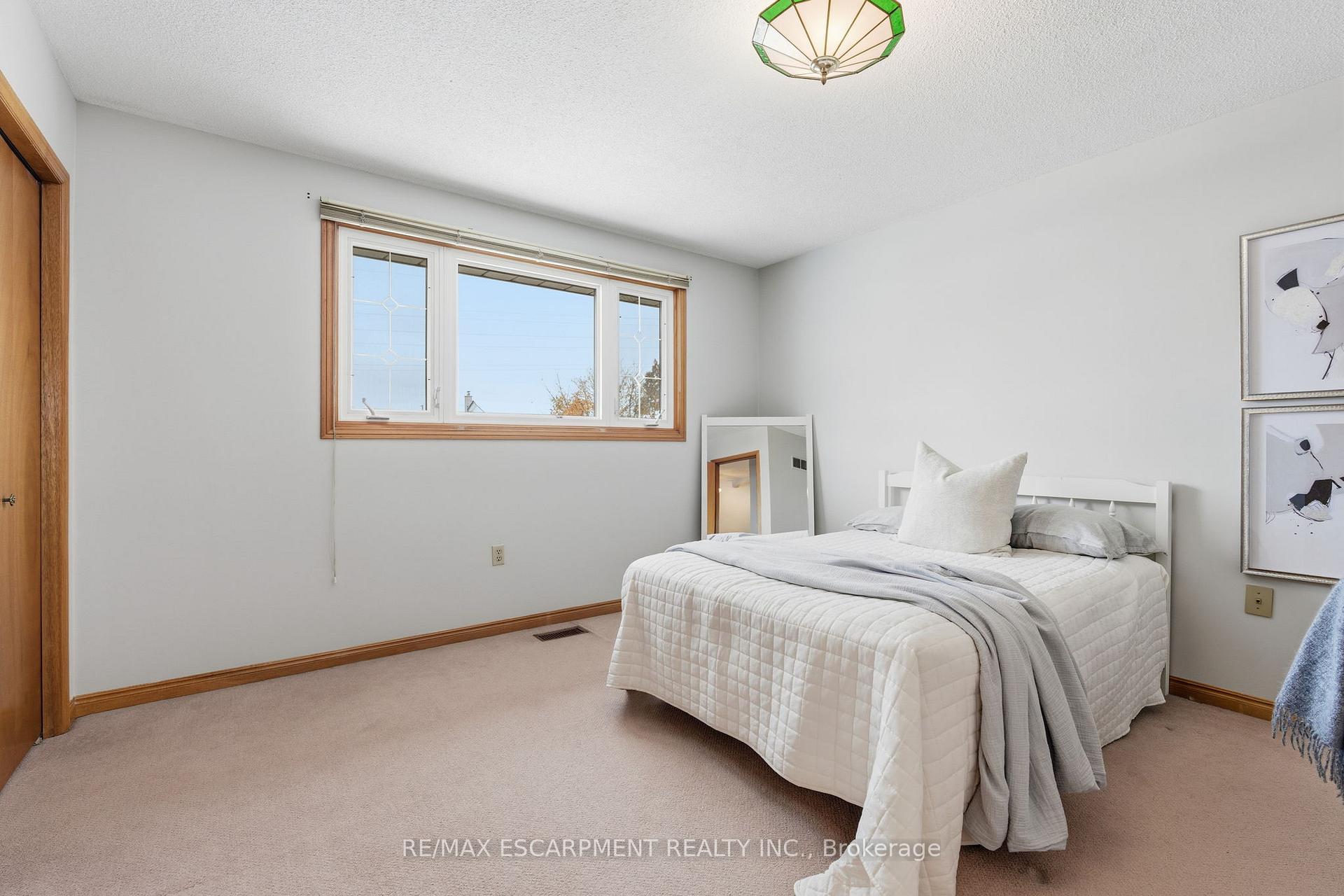 Photo 31 of 121 Parkwood Crescent, Hamilton, Thorner — HOMEH