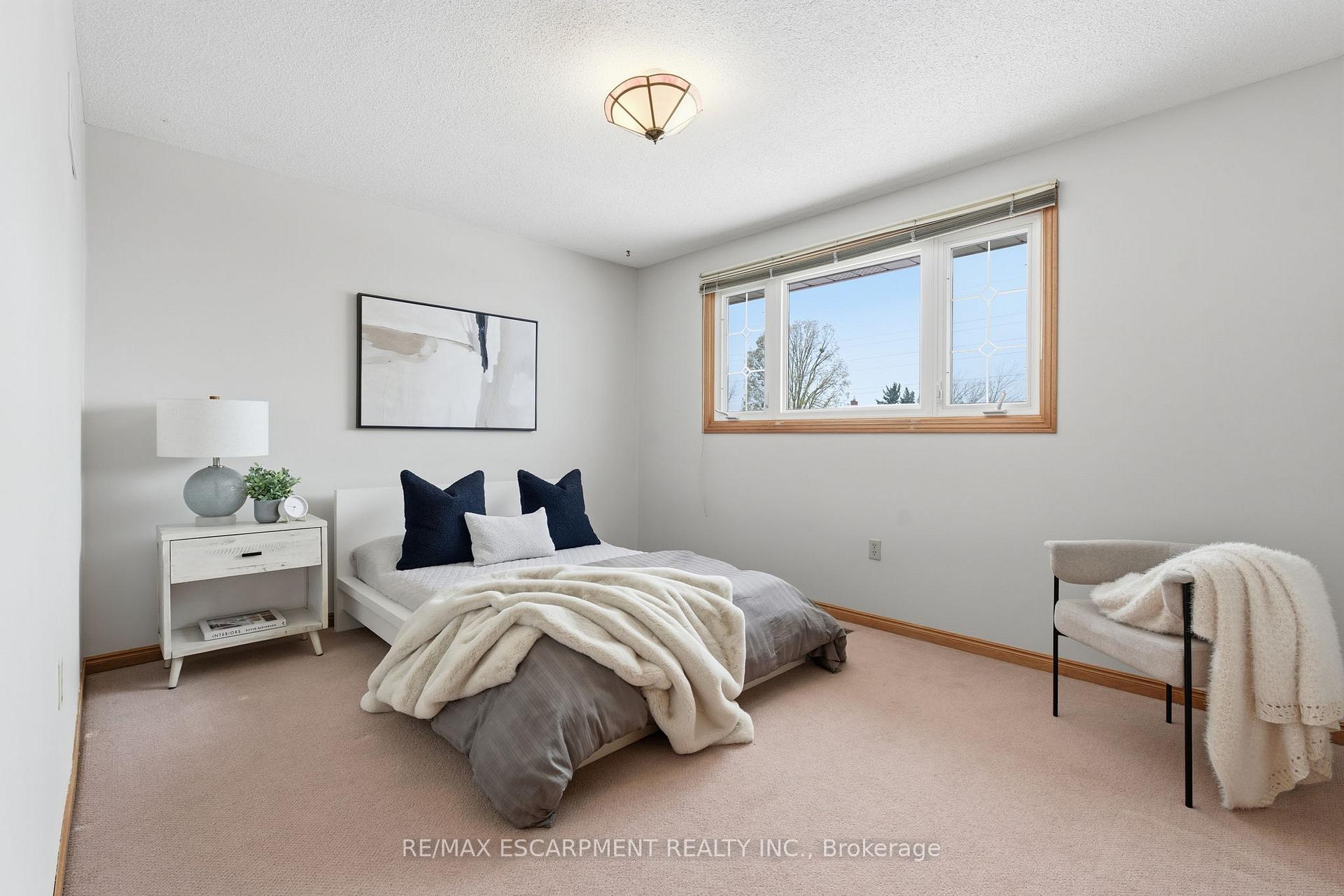 Photo 35 of 121 Parkwood Crescent, Hamilton, Thorner — HOMEH