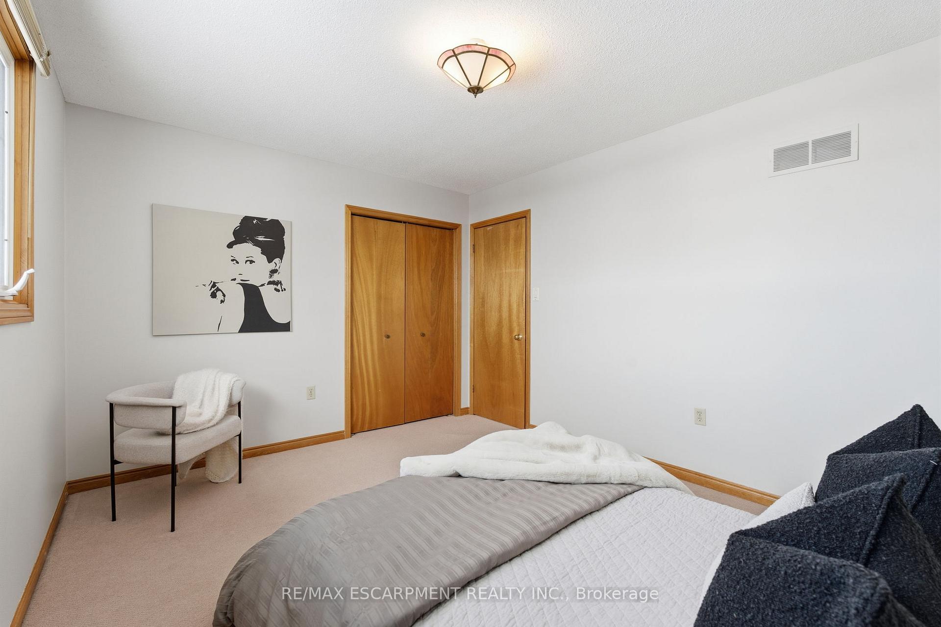 Photo 37 of 121 Parkwood Crescent, Hamilton, Thorner — HOMEH