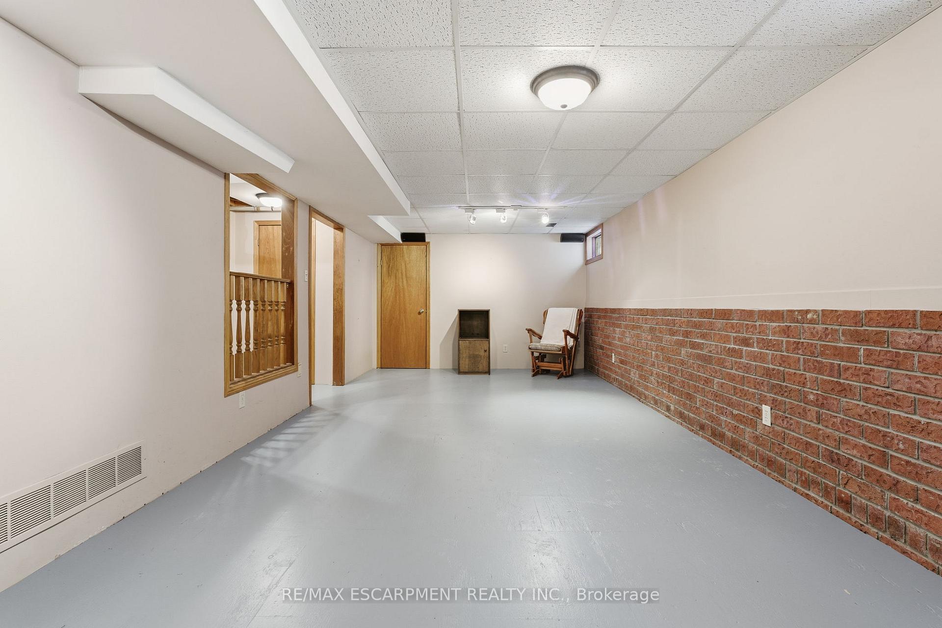 Photo 40 of 121 Parkwood Crescent, Hamilton, Thorner — HOMEH
