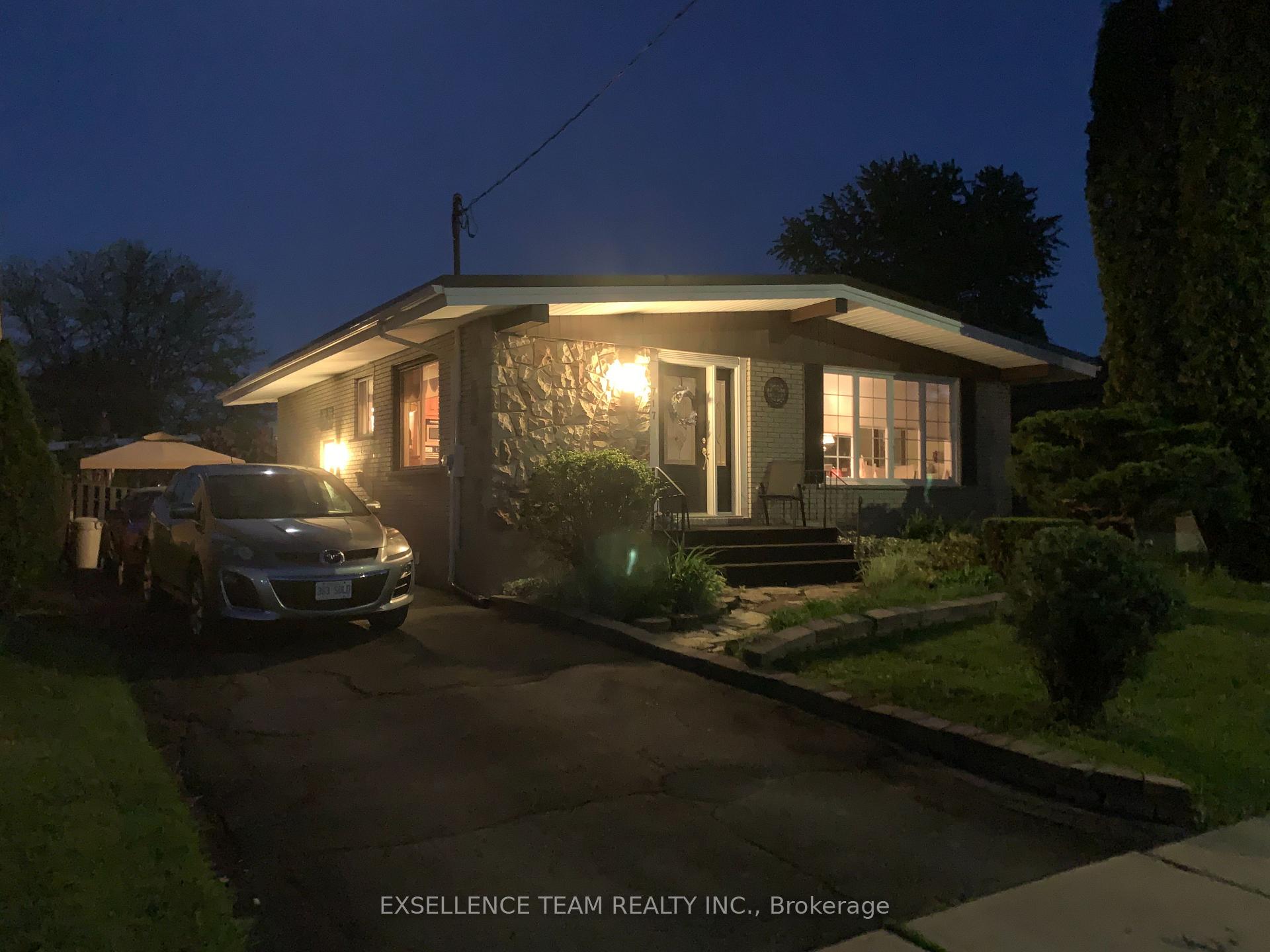 Photo 3 of 717 Sandfield Crescent, Cornwall — HOMEH