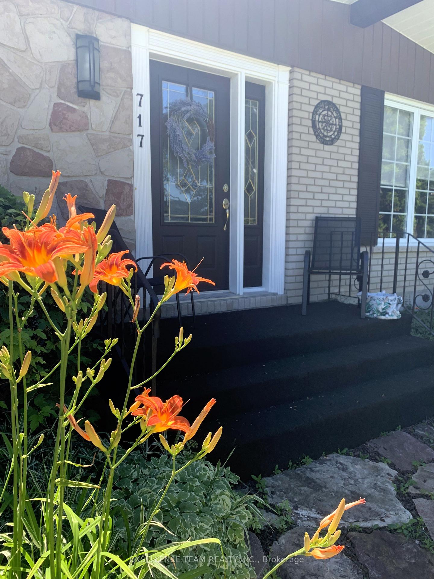 Photo 4 of 717 Sandfield Crescent, Cornwall — HOMEH