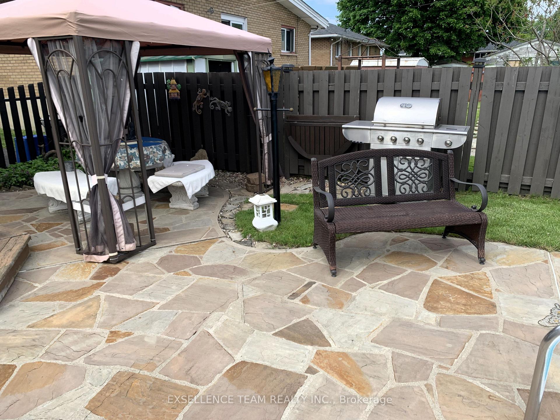 Photo 8 of 717 Sandfield Crescent, Cornwall — HOMEH