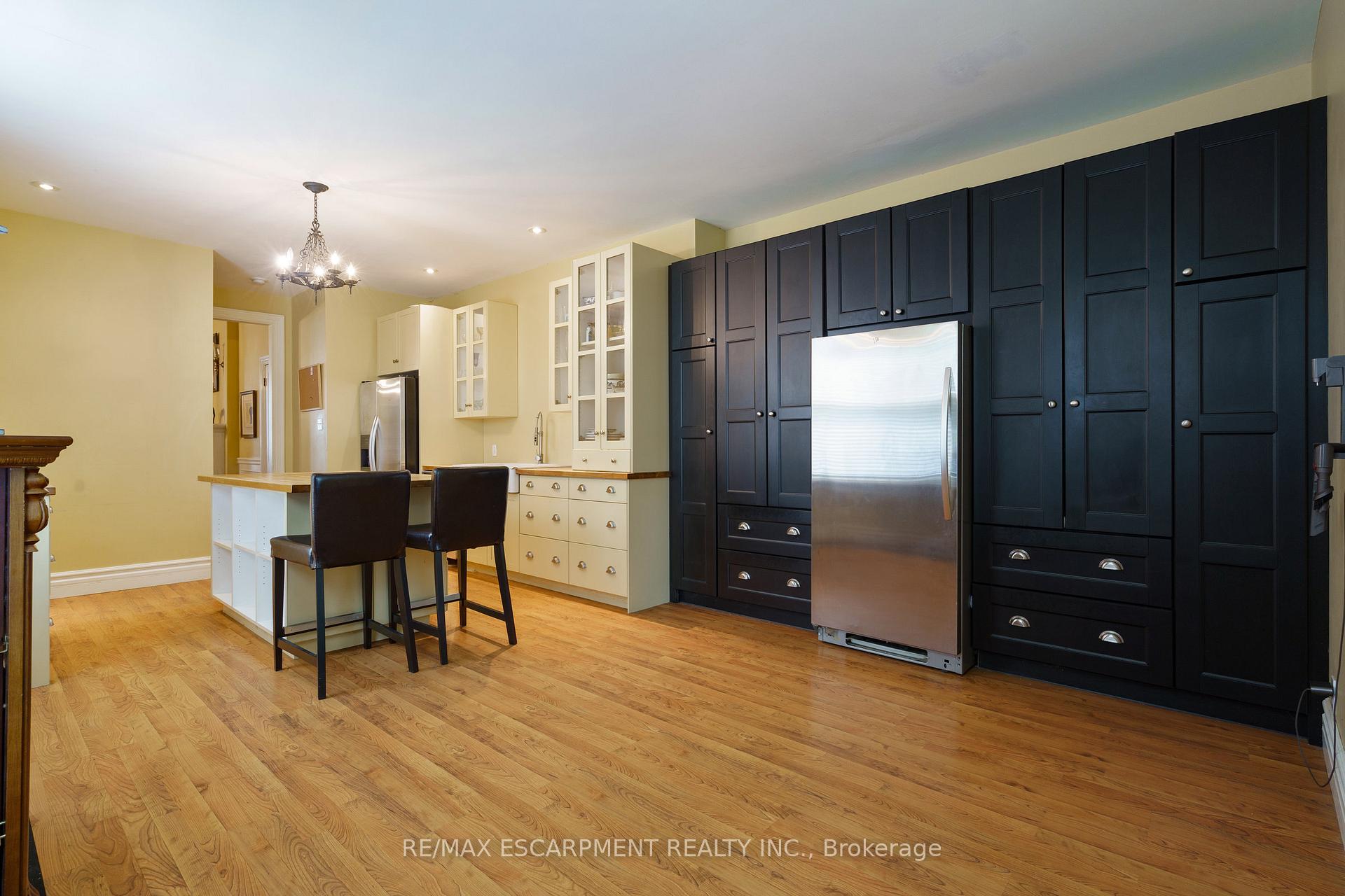 Photo 13 of 275 Cumberland Avenue, Hamilton, Blakeley — HOMEH