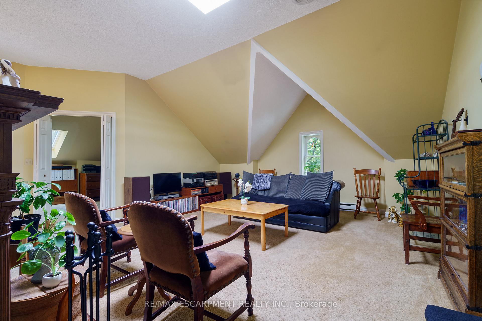 Photo 74 of 275 Cumberland Avenue, Hamilton, Blakeley — HOMEH