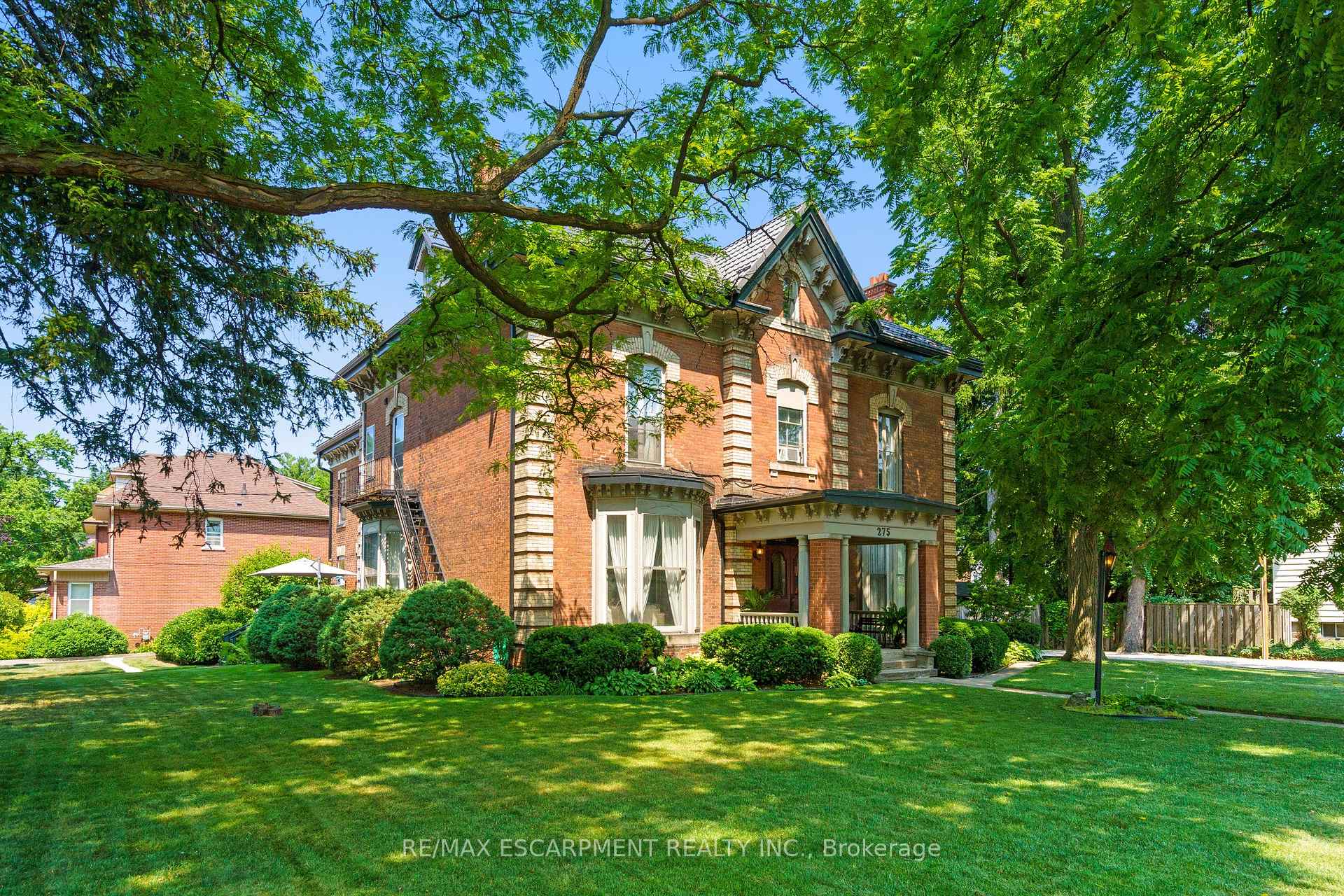 Photo 2 of 275 Cumberland Avenue, Hamilton, Blakeley — HOMEH
