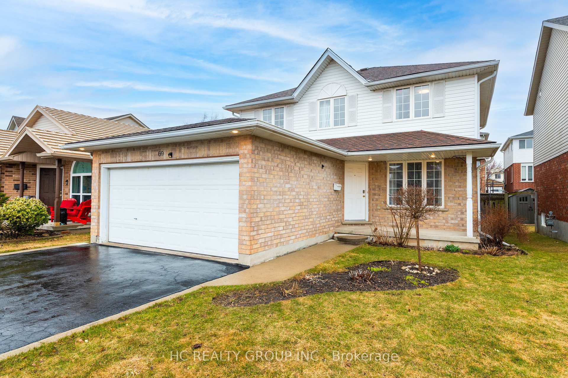 Photo 3 of 69 Gibbs Crescent, Guelph, Clairfields/Hanlon Business Park — HOMEH