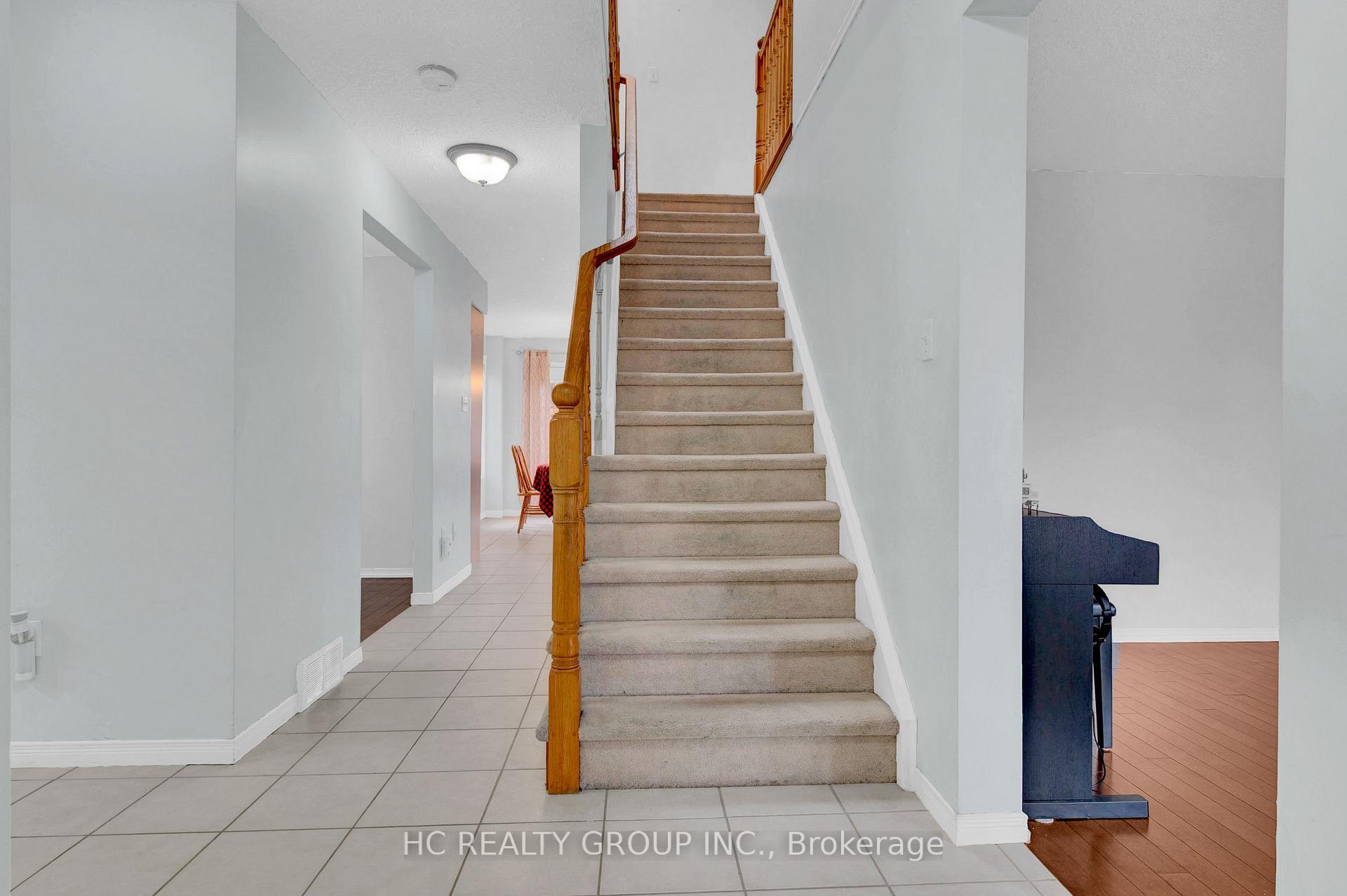 Photo 6 of 69 Gibbs Crescent, Guelph, Clairfields/Hanlon Business Park — HOMEH