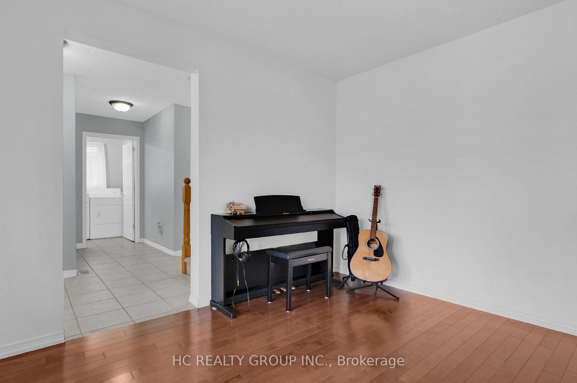 Photo 8 of 69 Gibbs Crescent, Guelph, Clairfields/Hanlon Business Park — HOMEH