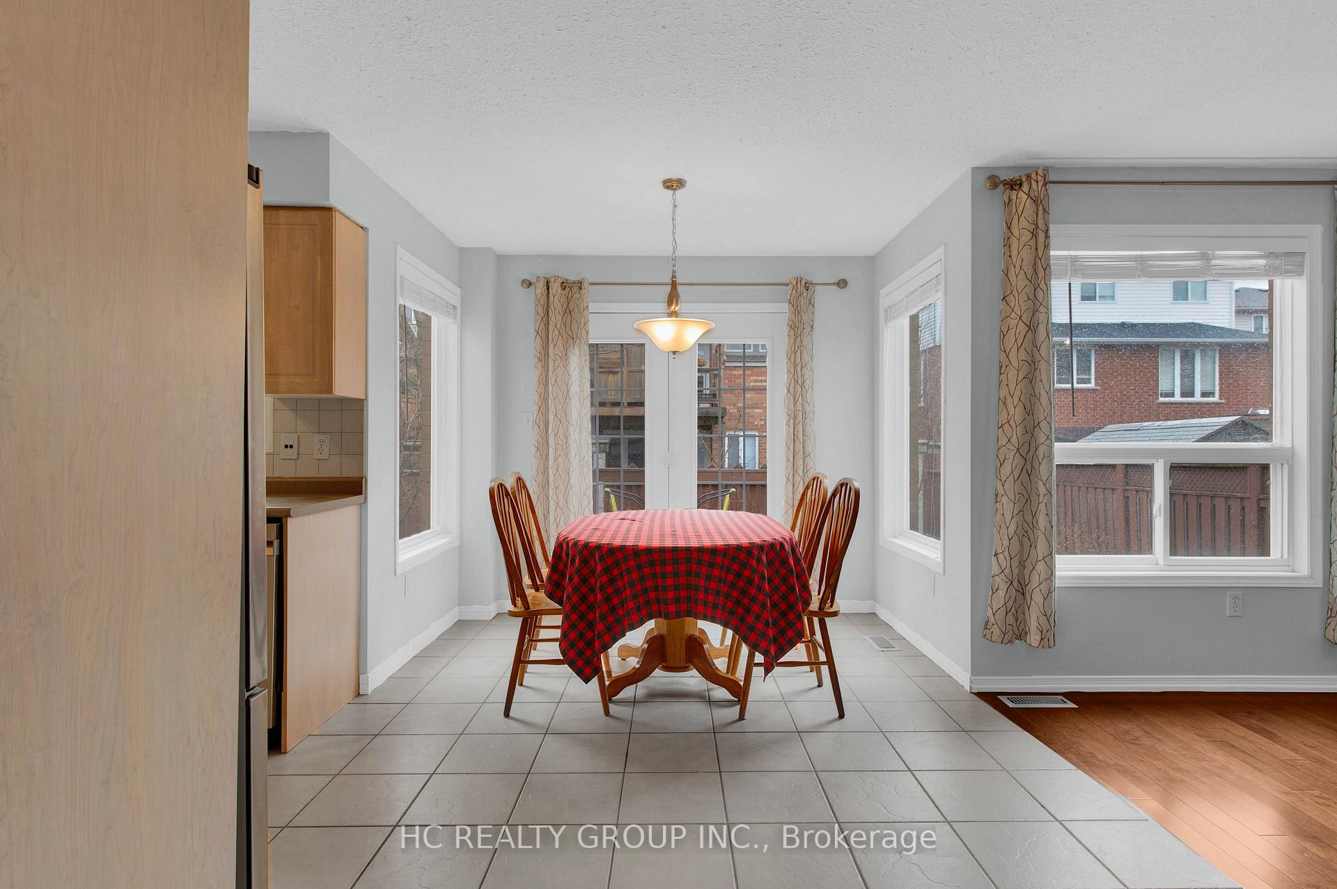 Photo 14 of 69 Gibbs Crescent, Guelph, Clairfields/Hanlon Business Park — HOMEH