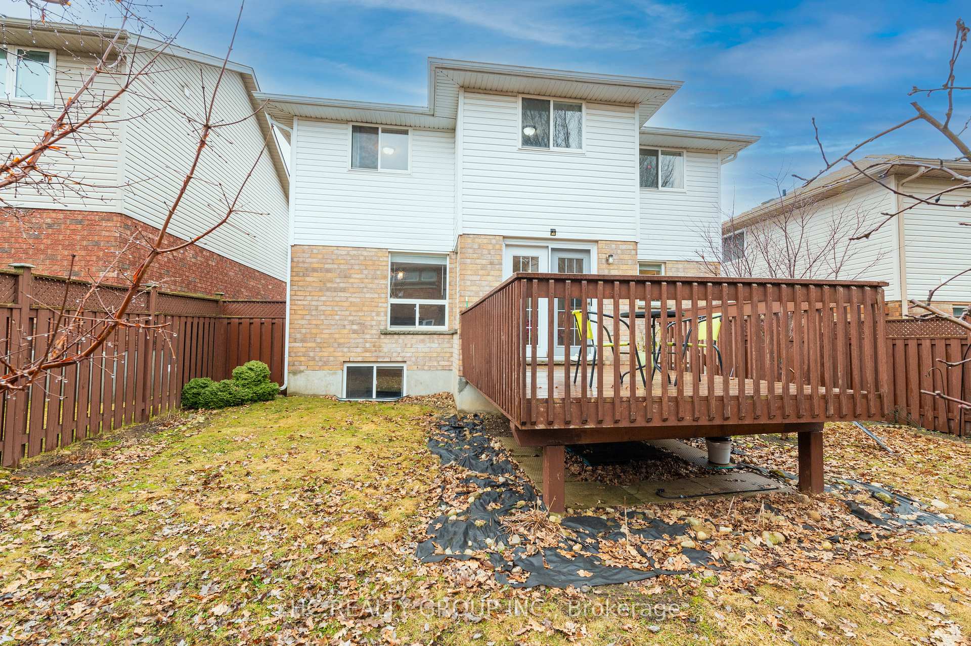 Photo 18 of 69 Gibbs Crescent, Guelph, Clairfields/Hanlon Business Park — HOMEH