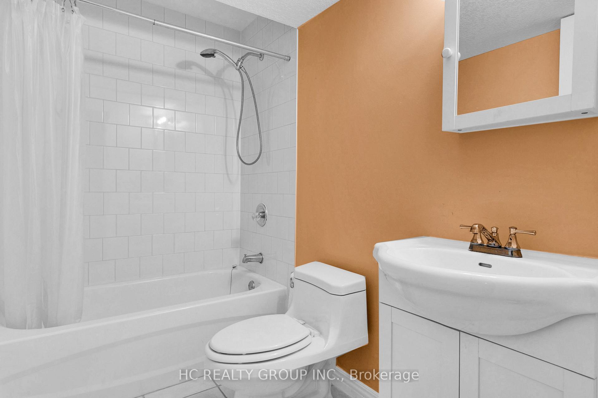Photo 21 of 69 Gibbs Crescent, Guelph, Clairfields/Hanlon Business Park — HOMEH
