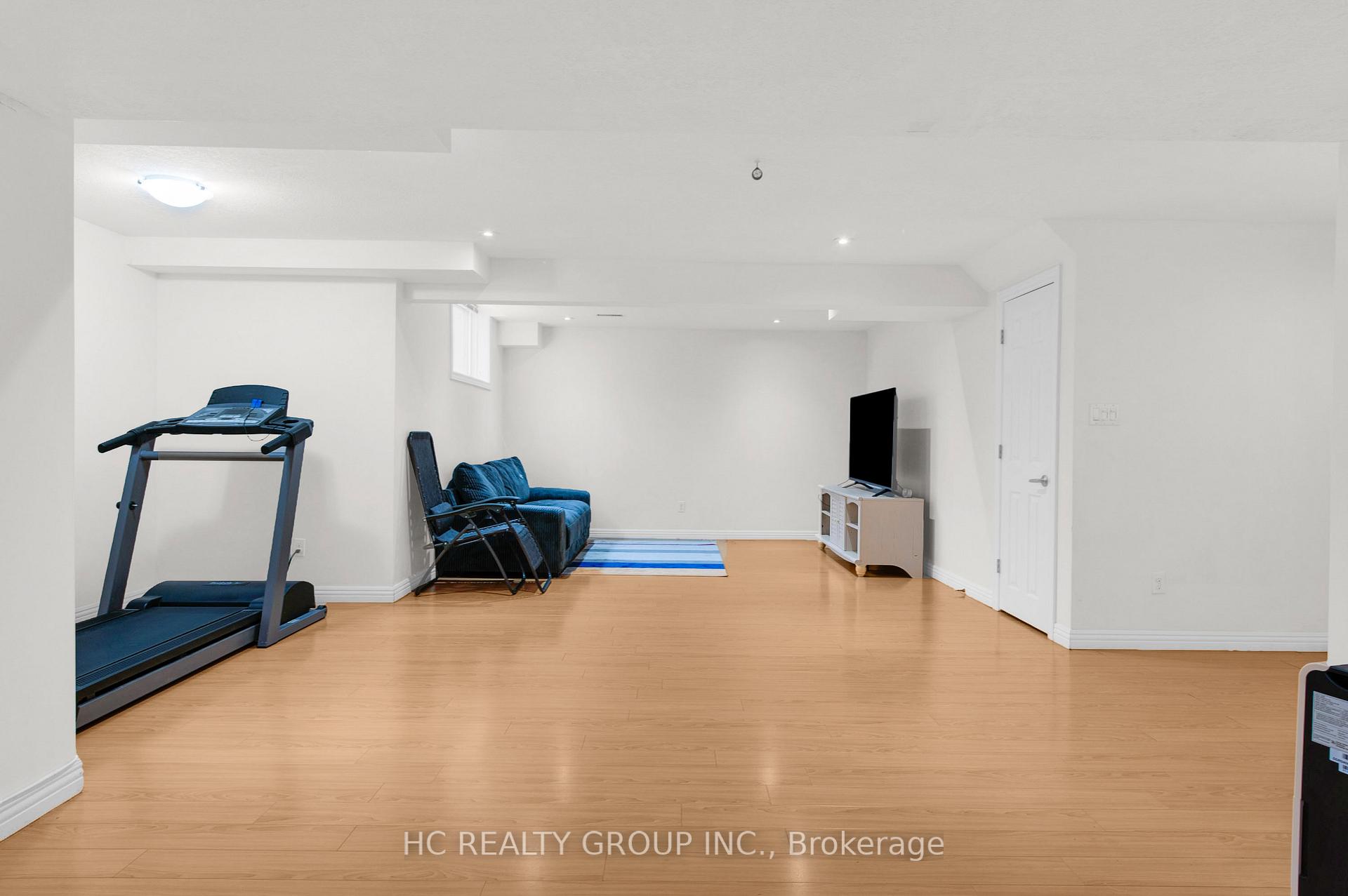Photo 24 of 69 Gibbs Crescent, Guelph, Clairfields/Hanlon Business Park — HOMEH