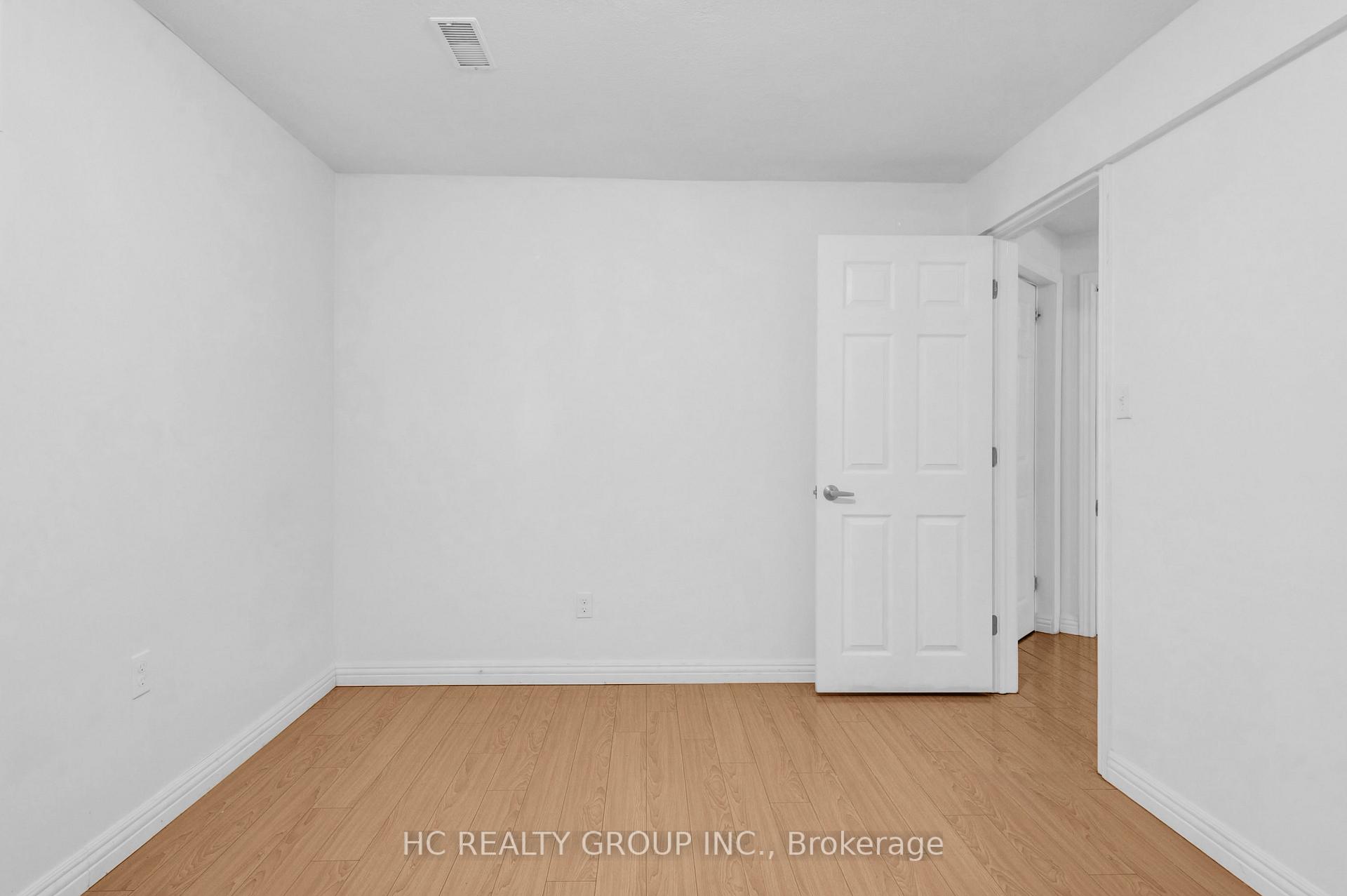 Photo 26 of 69 Gibbs Crescent, Guelph, Clairfields/Hanlon Business Park — HOMEH