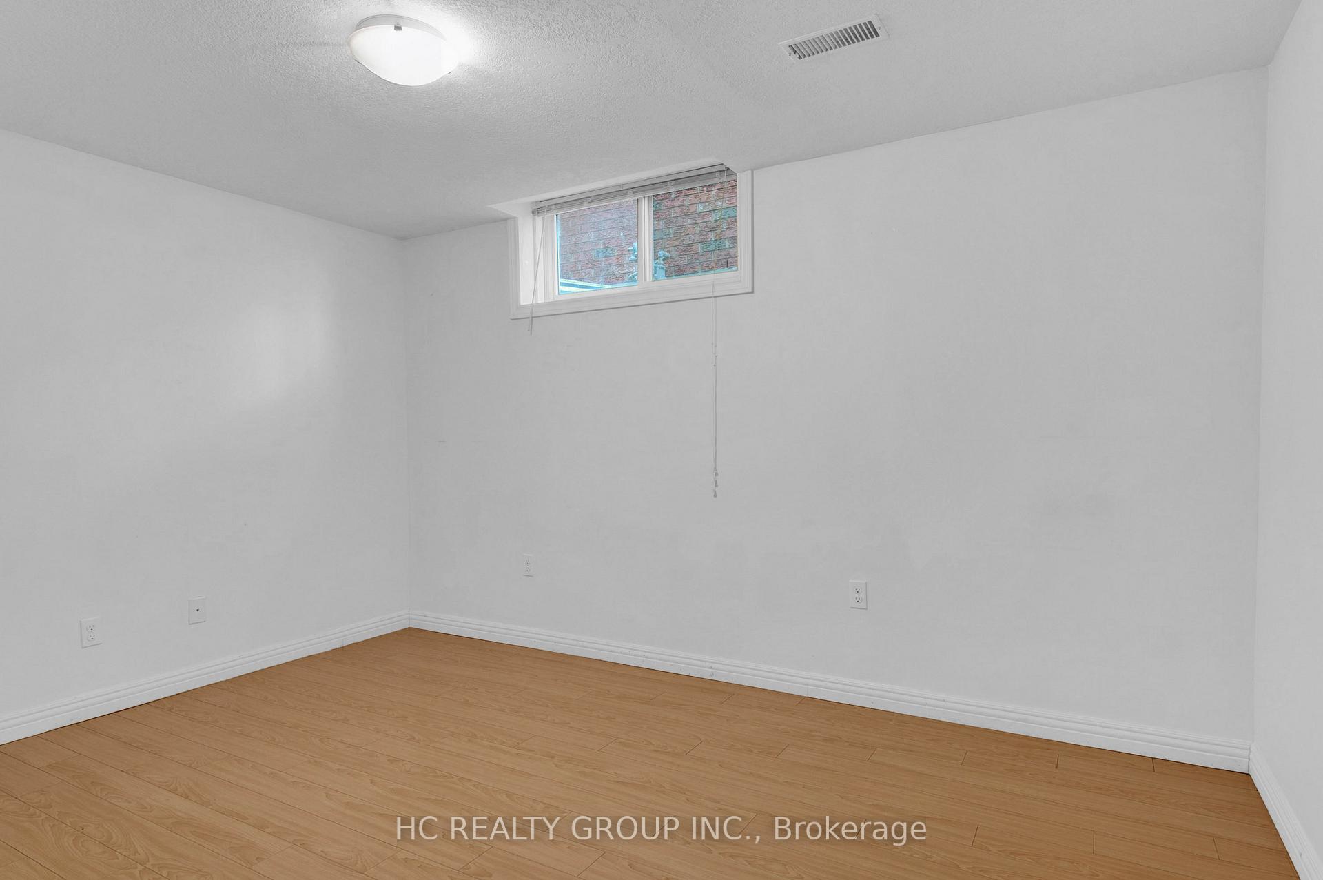 Photo 27 of 69 Gibbs Crescent, Guelph, Clairfields/Hanlon Business Park — HOMEH