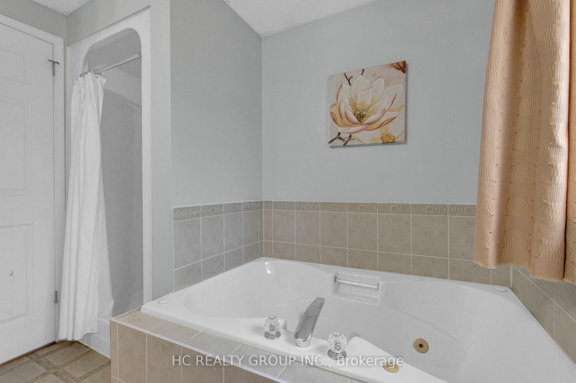 Photo 35 of 69 Gibbs Crescent, Guelph, Clairfields/Hanlon Business Park — HOMEH