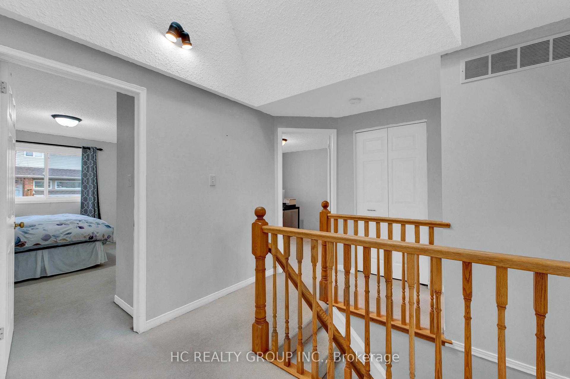Photo 41 of 69 Gibbs Crescent, Guelph, Clairfields/Hanlon Business Park — HOMEH