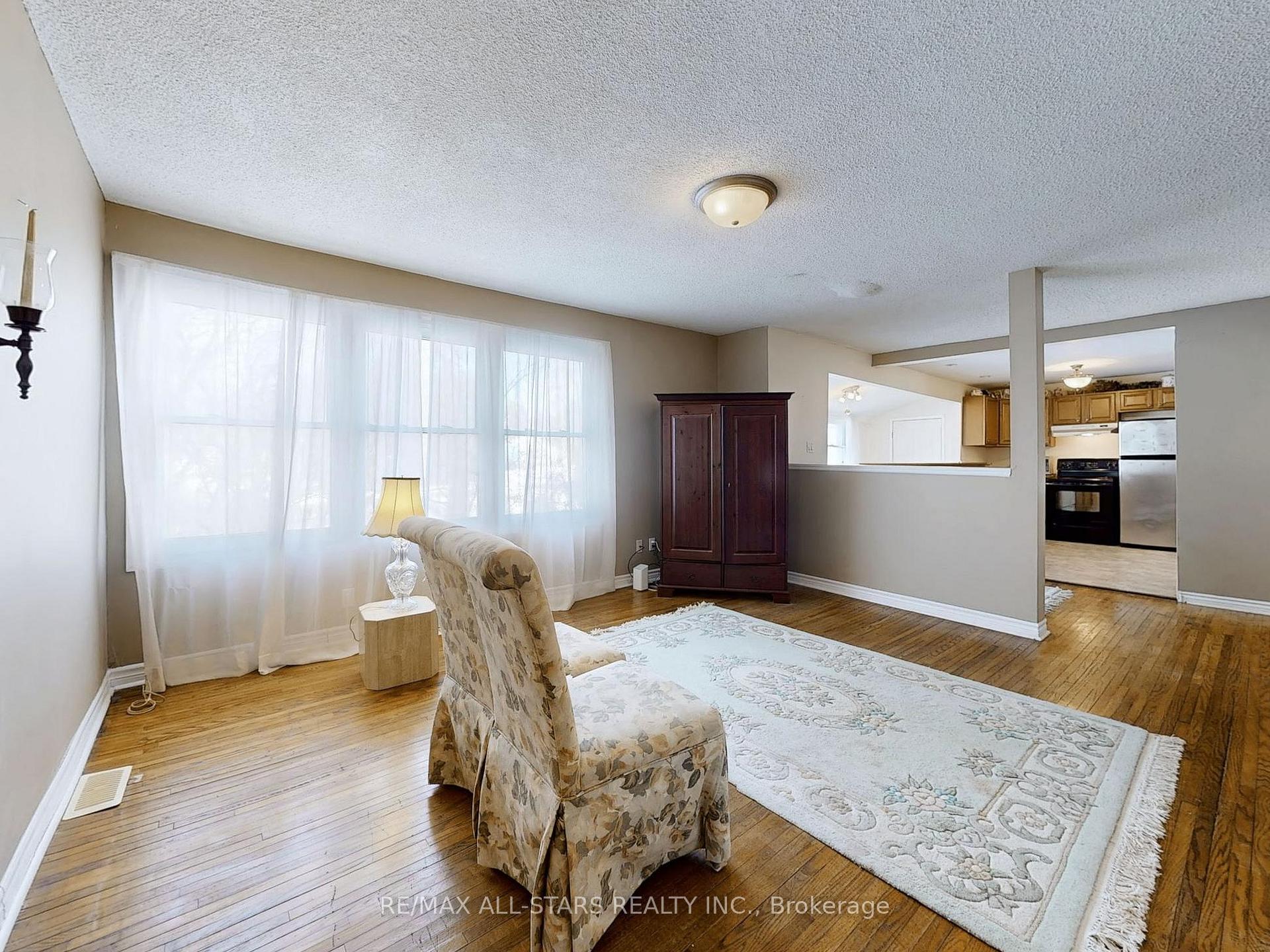 Photo 10 of 135 Spring Road, Georgina, Keswick North — HOMEH