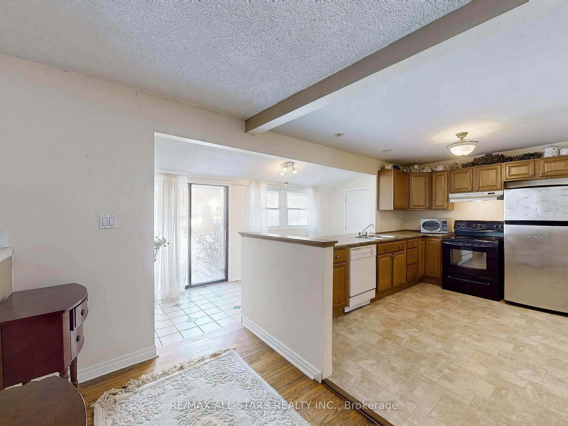 Photo 16 of 135 Spring Road, Georgina, Keswick North — HOMEH