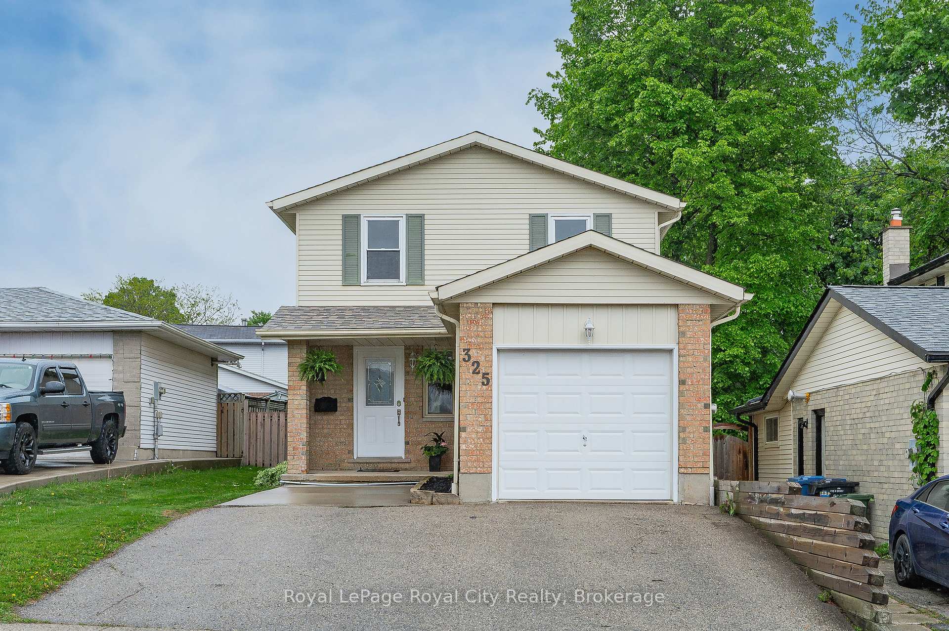 Front of 325 Auden Road