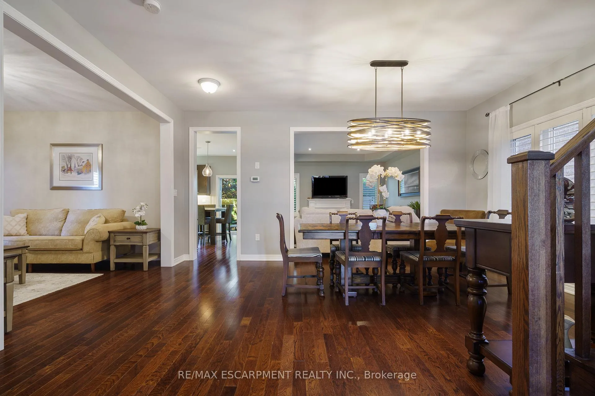 Photo 3 of 333 Valridge Drive, Hamilton, Ancaster — HOMEH