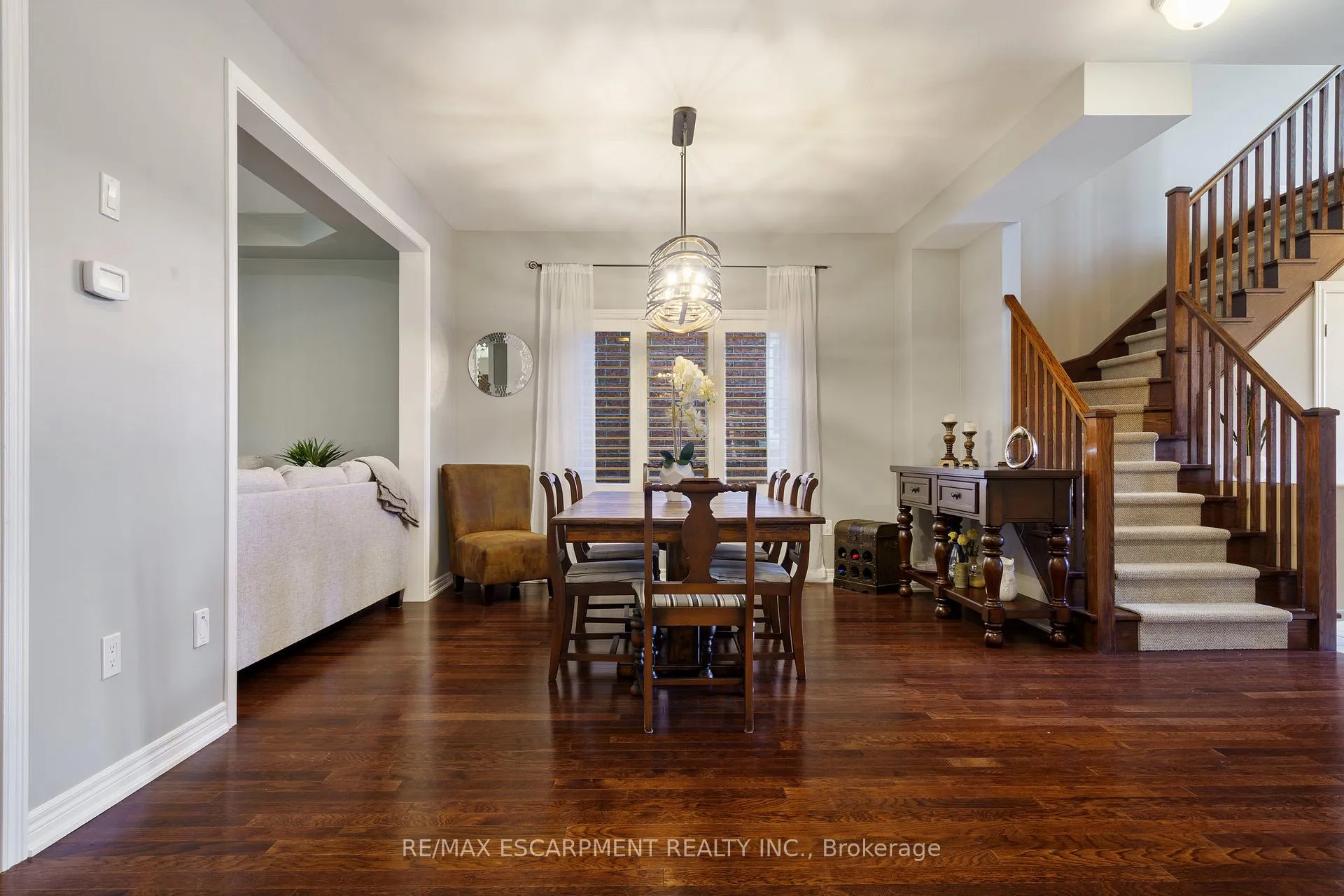 Photo 4 of 333 Valridge Drive, Hamilton, Ancaster — HOMEH