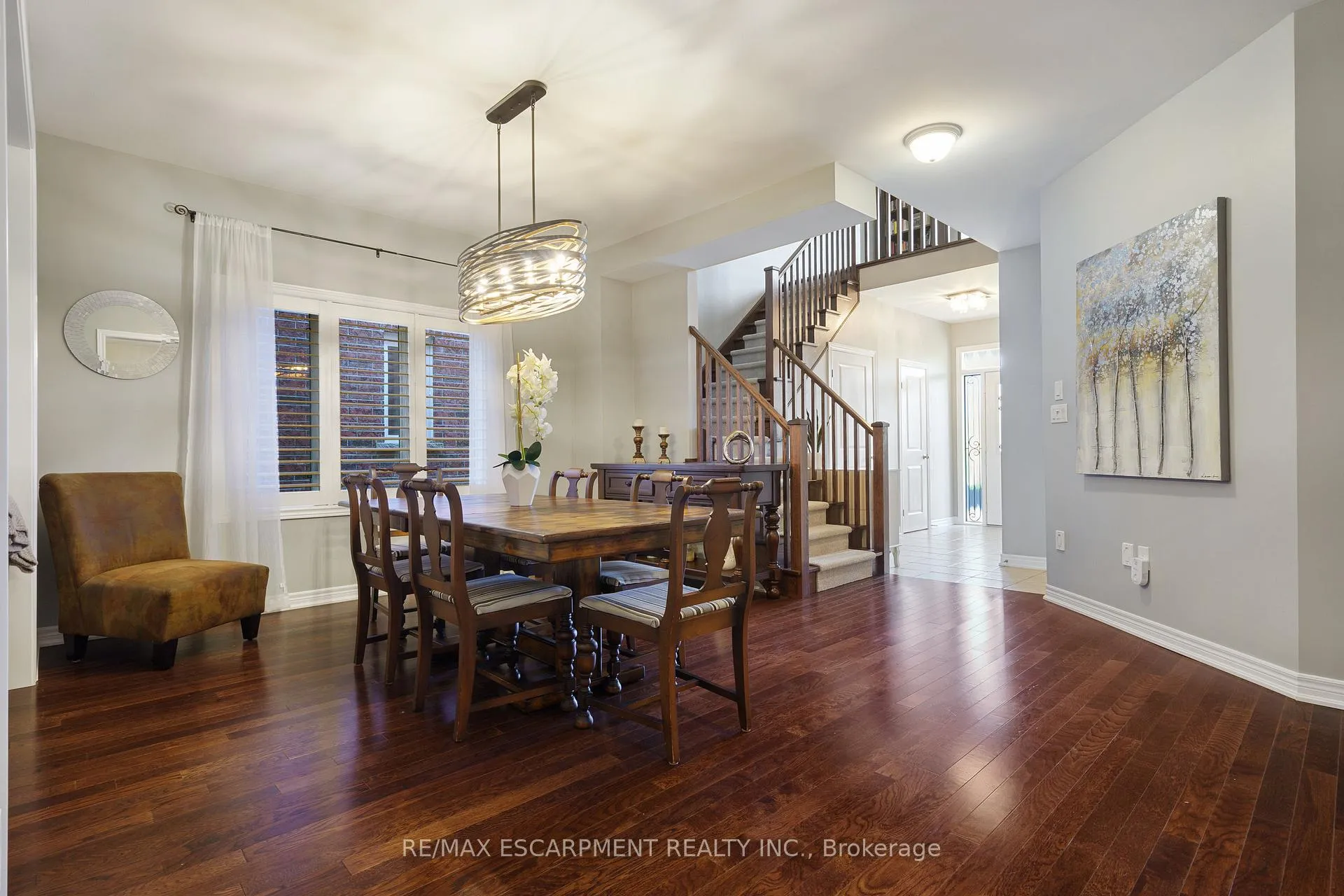 Photo 5 of 333 Valridge Drive, Hamilton, Ancaster — HOMEH