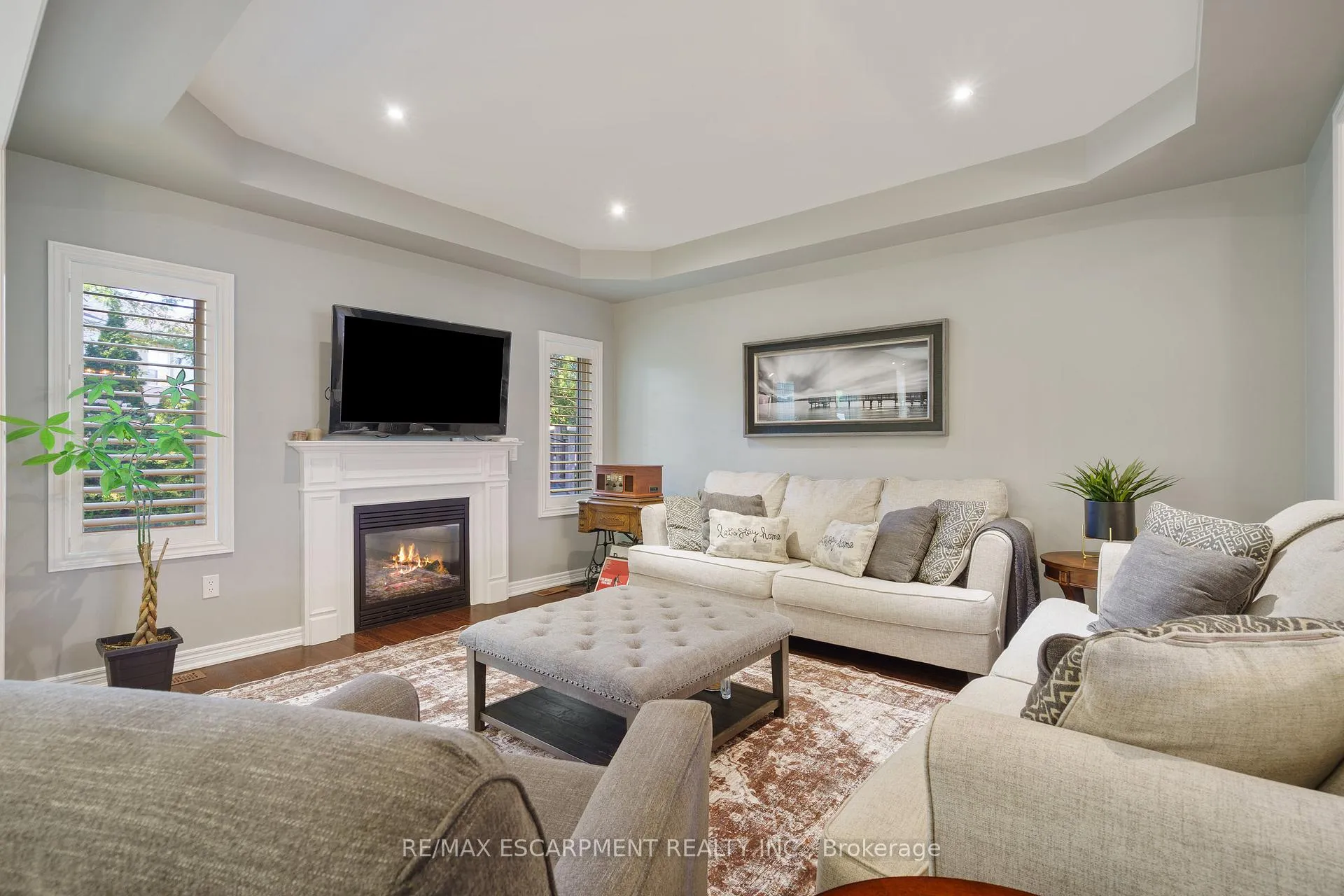 Photo 11 of 333 Valridge Drive, Hamilton, Ancaster — HOMEH