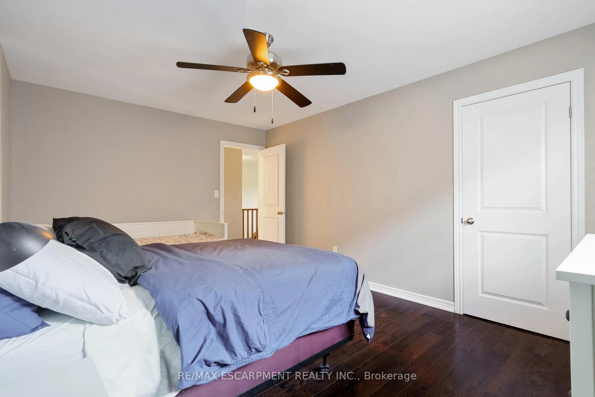 Photo 22 of 333 Valridge Drive, Hamilton, Ancaster — HOMEH