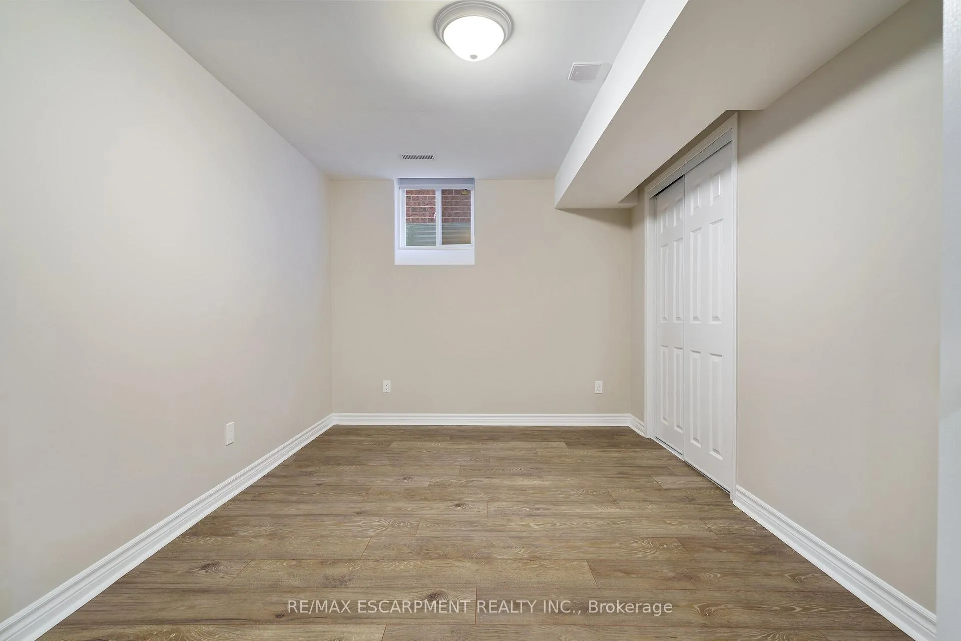 Photo 32 of 333 Valridge Drive, Hamilton, Ancaster — HOMEH