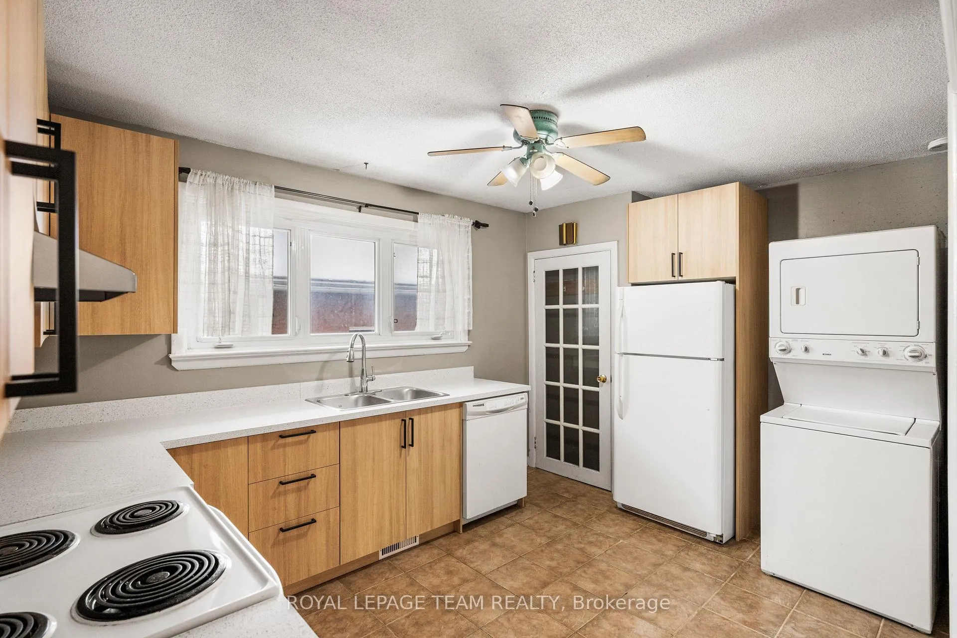 Photo 8 of 1938 Bromley Road, Ottawa, Carlingwood — HOMEH