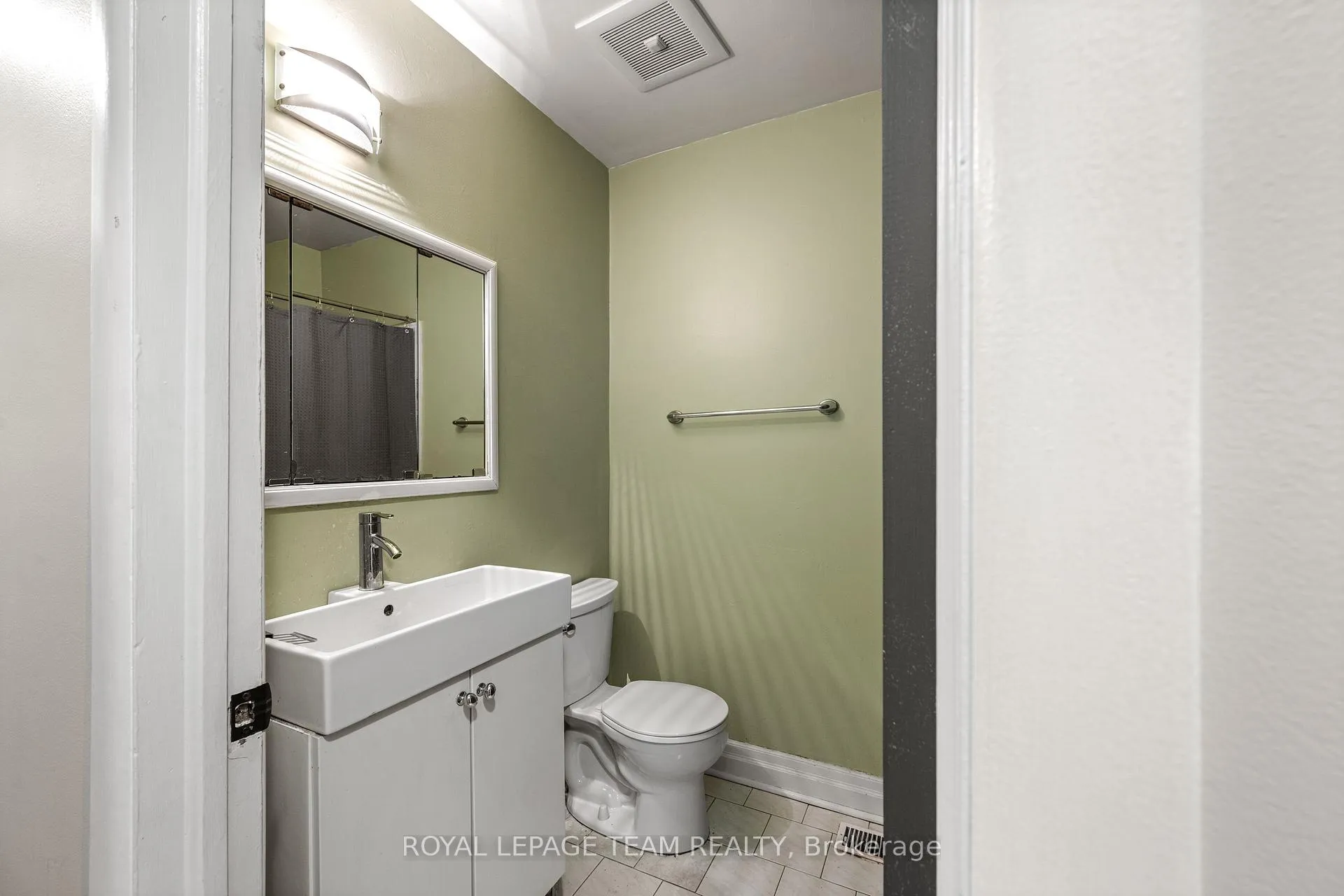 Photo 15 of 1938 Bromley Road, Ottawa, Carlingwood — HOMEH