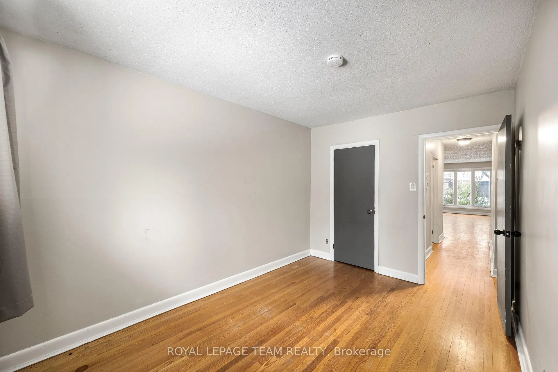 Photo 16 of 1938 Bromley Road, Ottawa, Carlingwood — HOMEH
