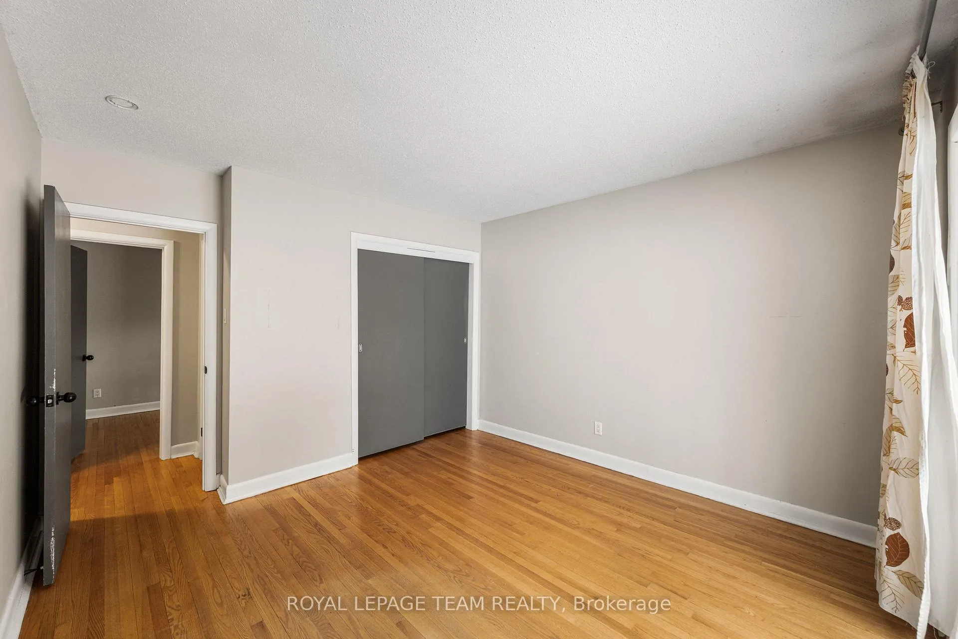 Photo 19 of 1938 Bromley Road, Ottawa, Carlingwood — HOMEH