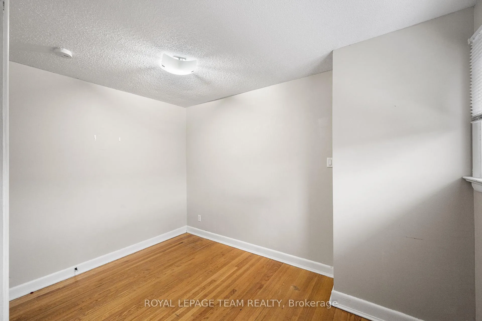 Photo 22 of 1938 Bromley Road, Ottawa, Carlingwood — HOMEH