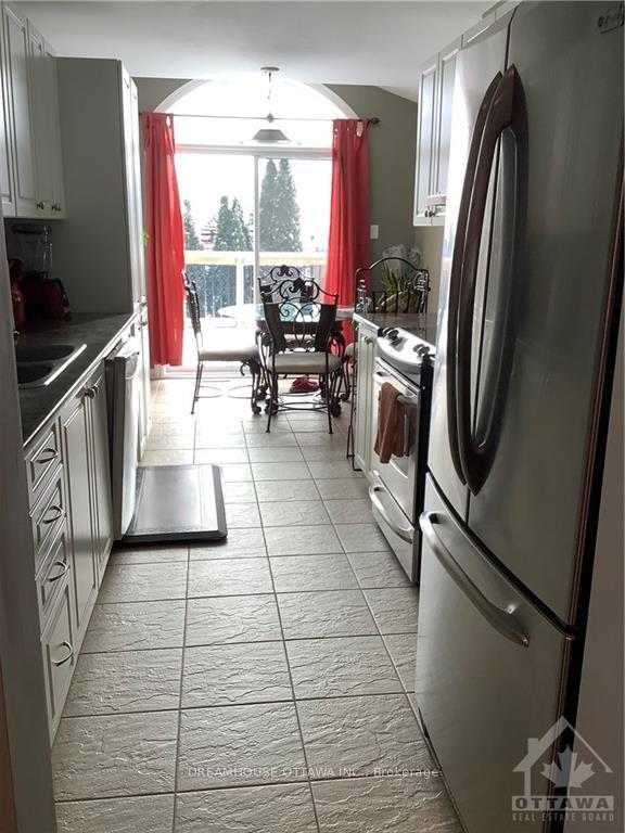 Photo 10 of 241 Serena Way, Ottawa, Barrhaven - Strandherd — HOMEH