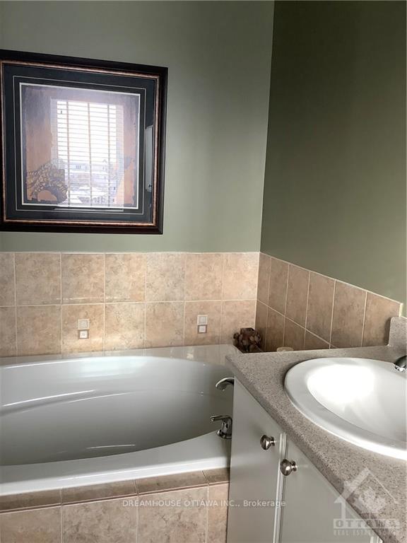 Photo 16 of 241 Serena Way, Ottawa, Barrhaven - Strandherd — HOMEH