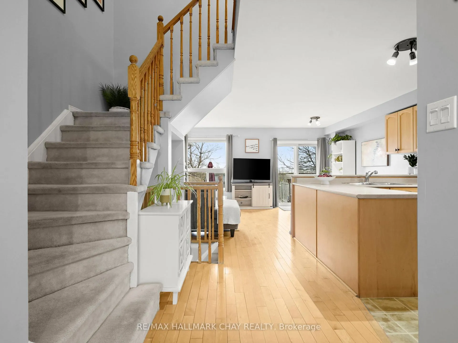 Photo 8 of 58 Smith Street, New Tecumseth, Alliston — HOMEH
