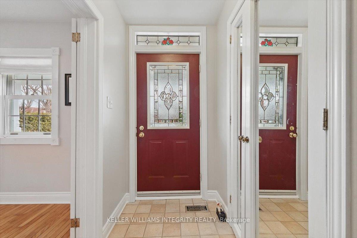 Photo 3 of 888 Maplewood Avenue, Ottawa, Queensway Terrace North — HOMEH