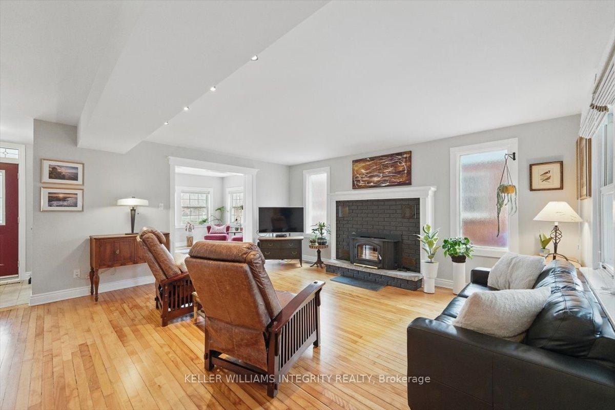 Photo 7 of 888 Maplewood Avenue, Ottawa, Queensway Terrace North — HOMEH